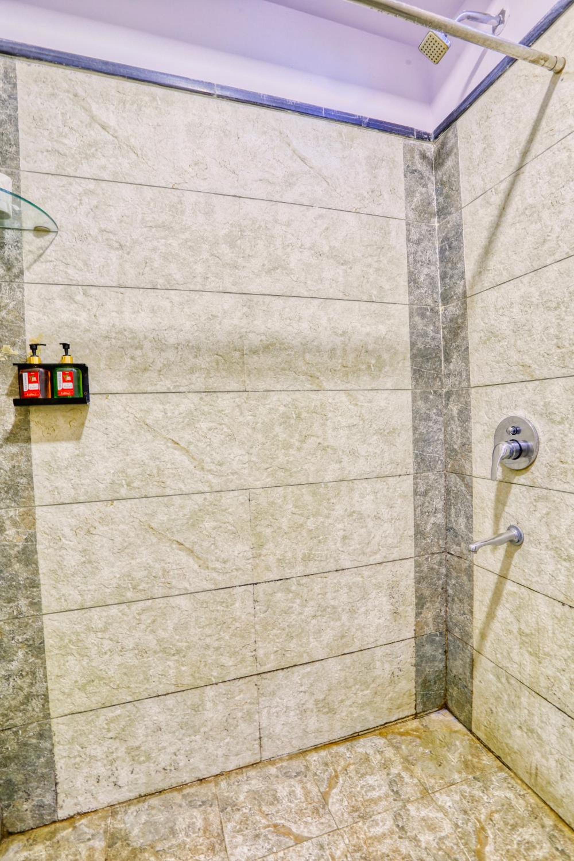 Deluxe Double or Twin Room - Photo 6