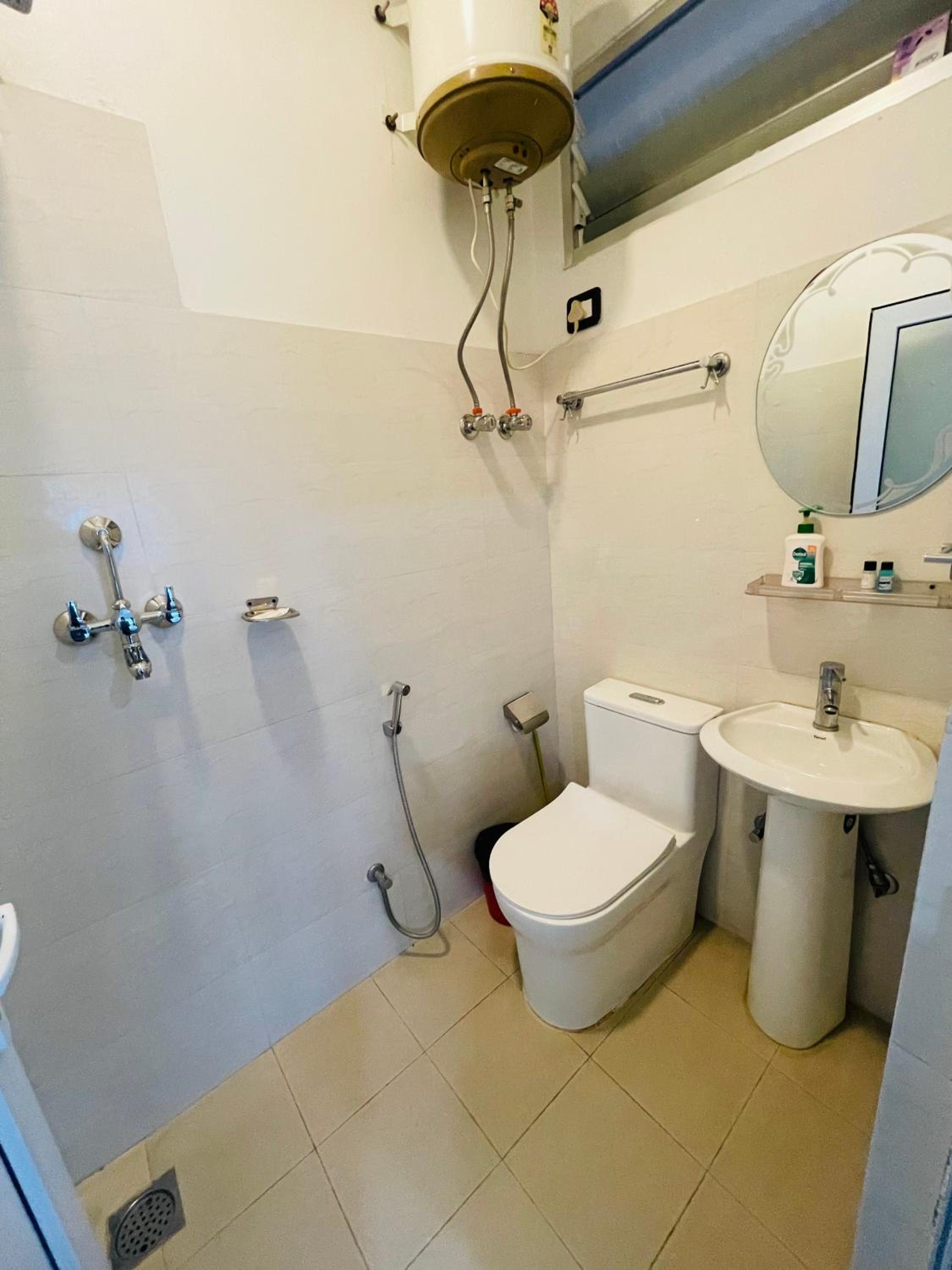 Deluxe Double Room (2 Adults + 1 Child) photo 3