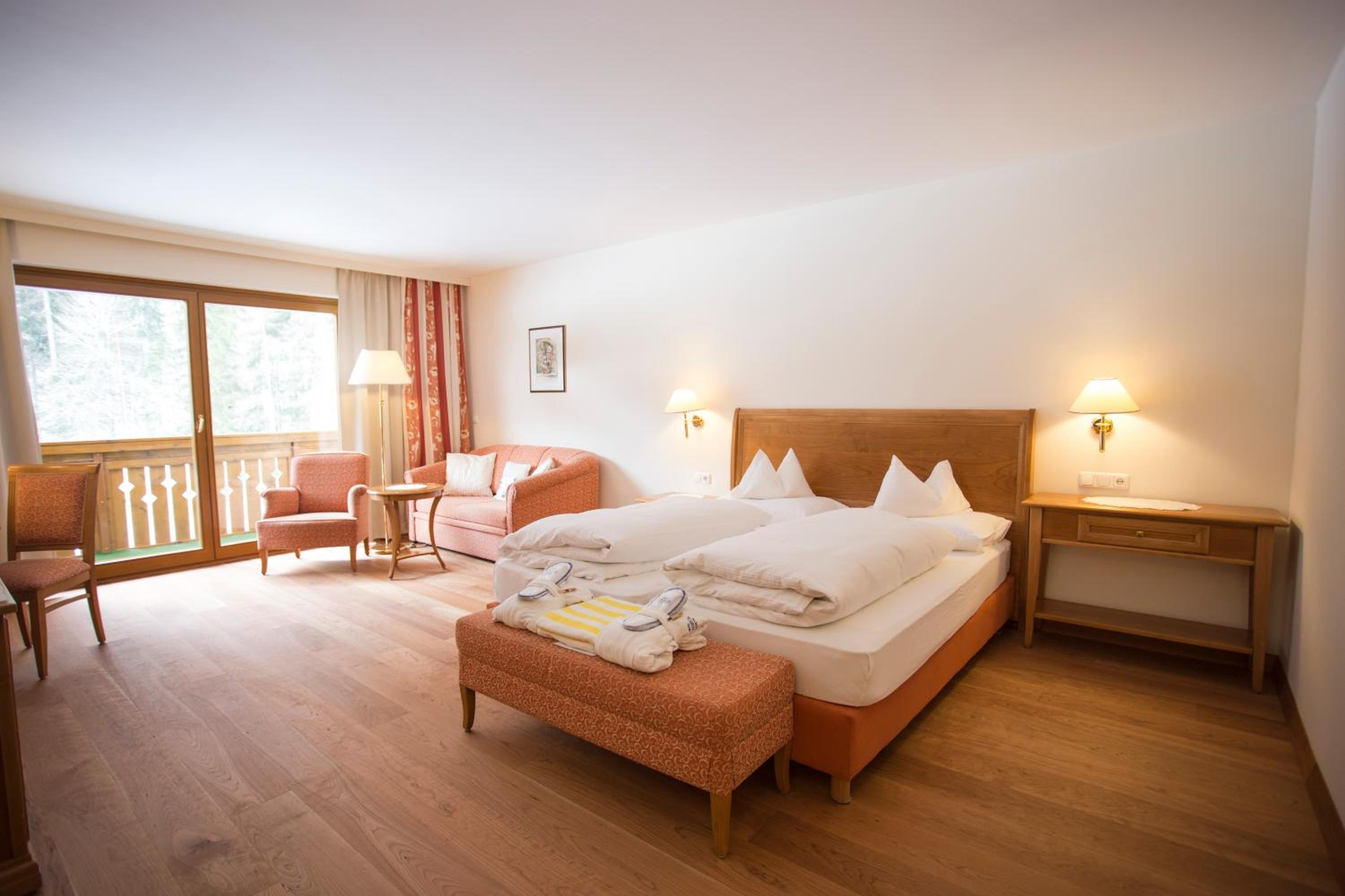 Superior Double Room with Lake View - Photo 1