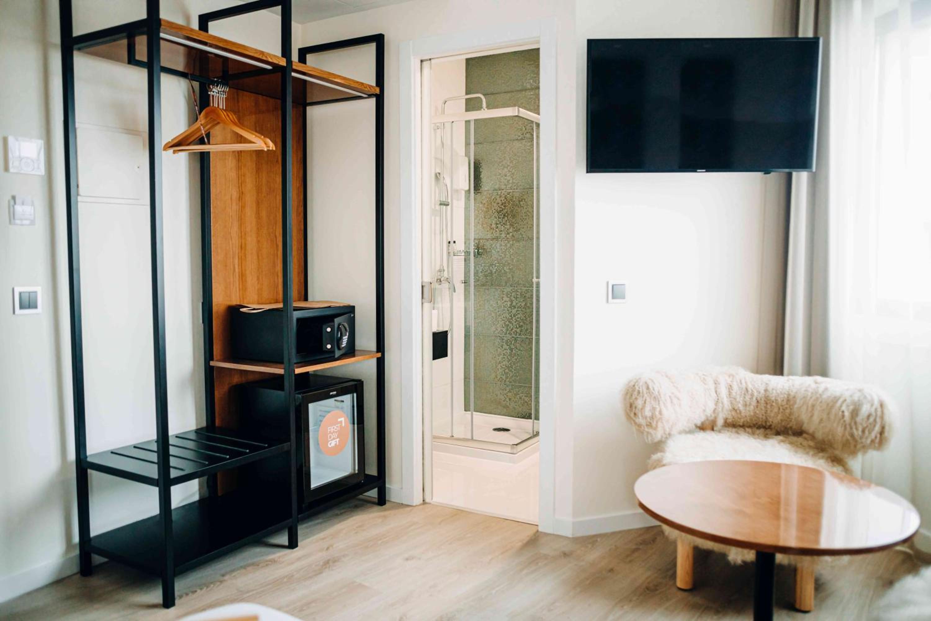 Family Room - Photo 8