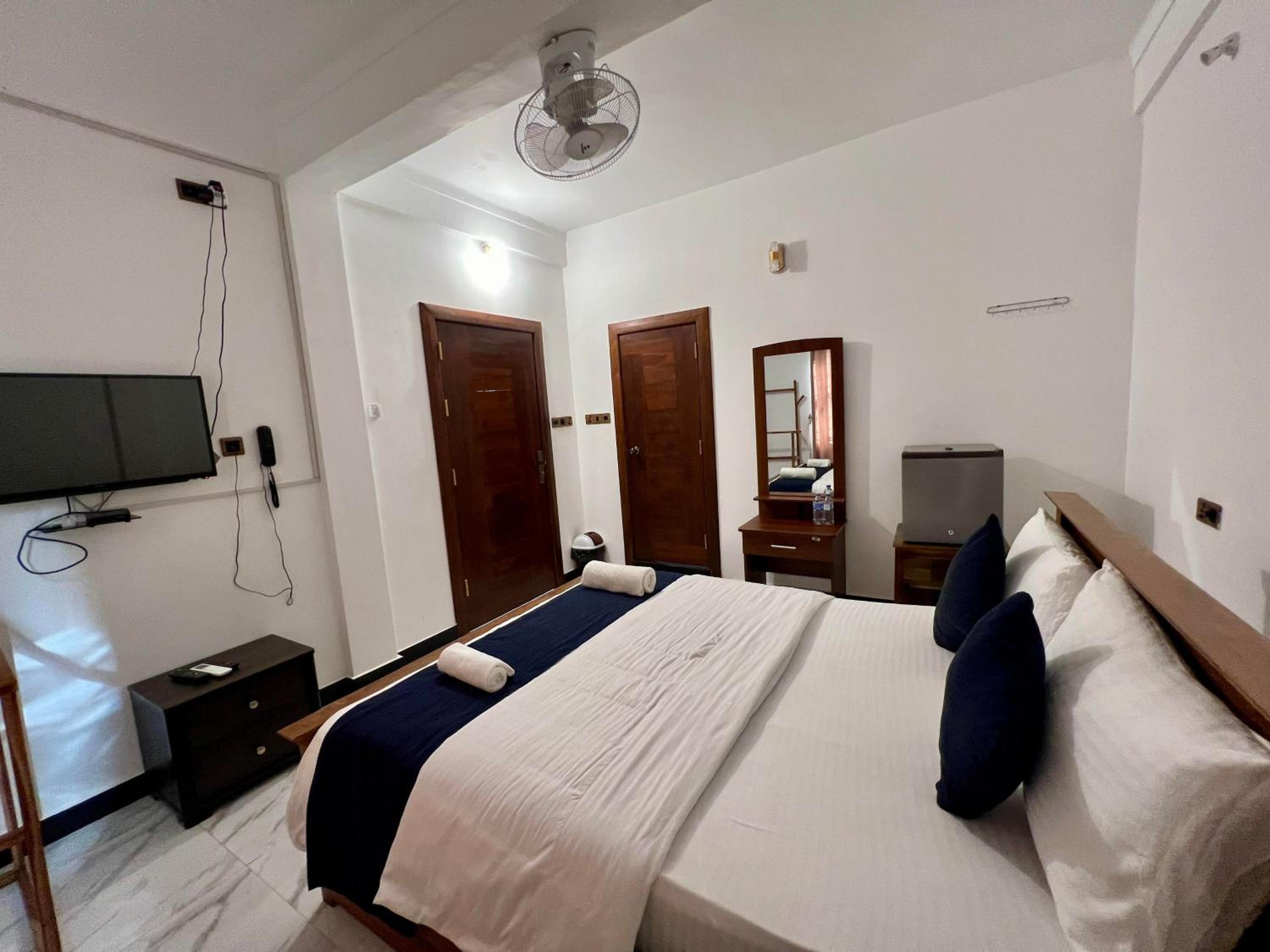 Deluxe Double Room (2 Adults + 1 Child) photo 1