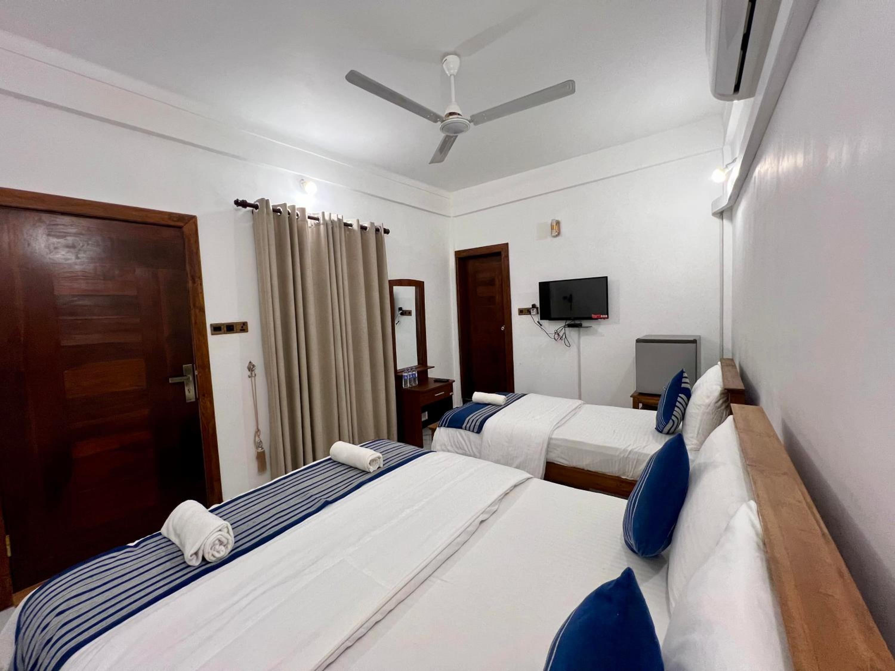 Deluxe Triple Room photo 2