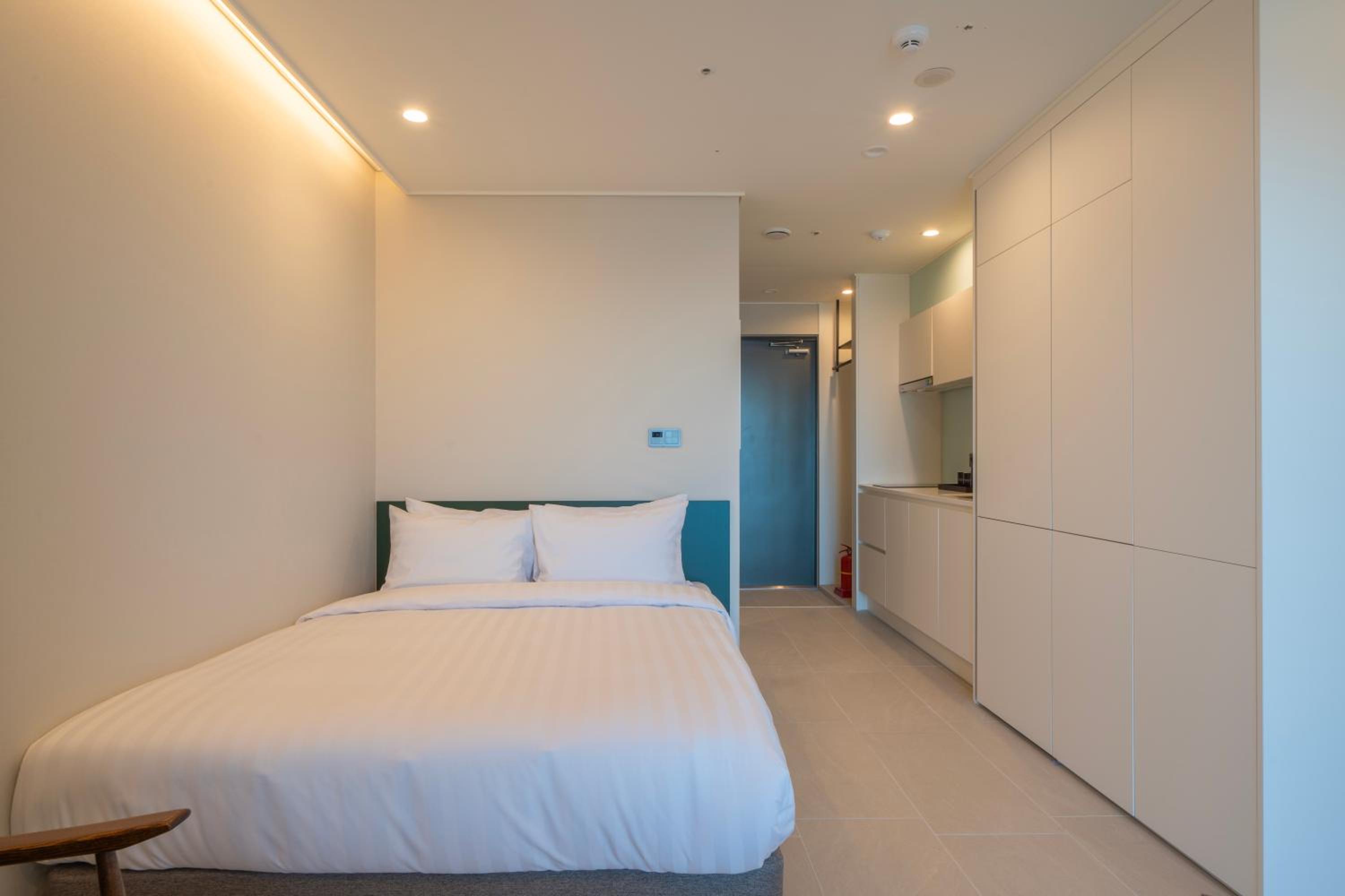 Standard Double Room - No View/Lower Floor - Photo 6
