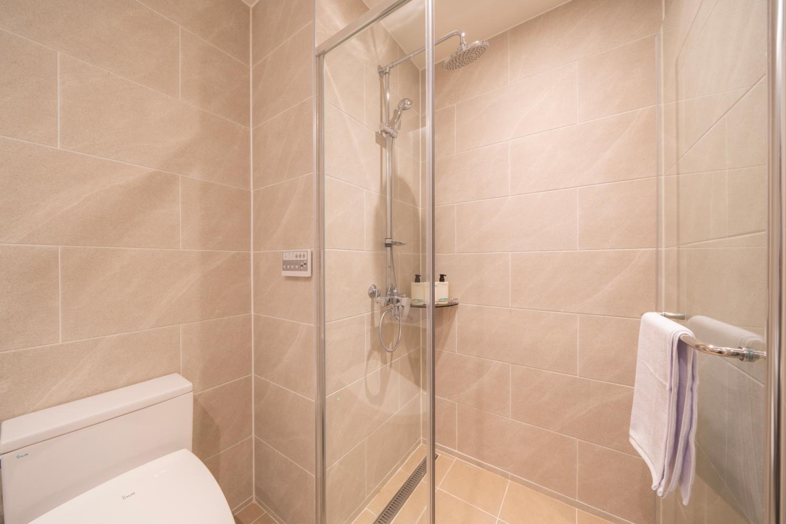 Standard Double Room - No View/Lower Floor - Photo 3