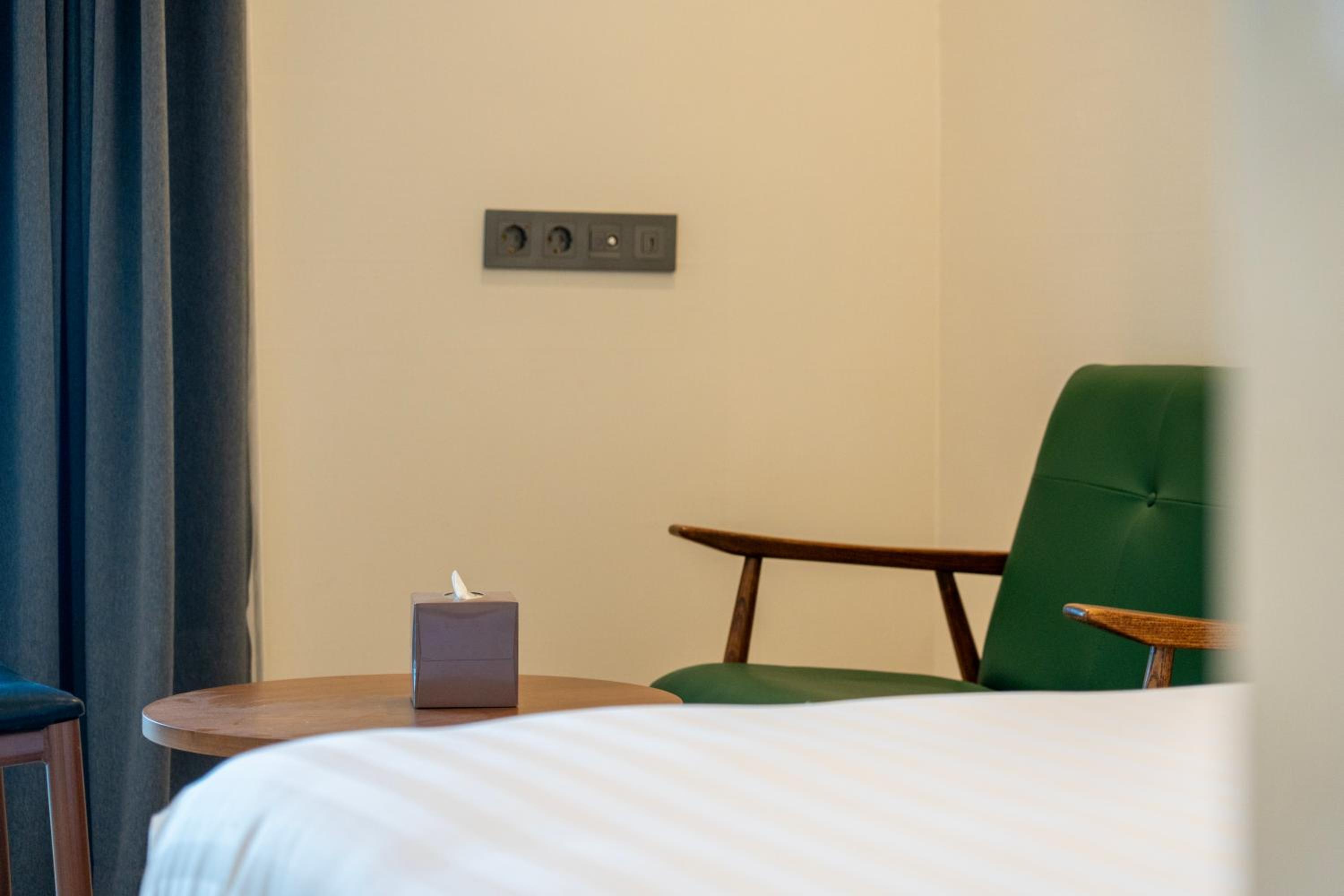 Standard Double Room - No View/Lower Floor - Photo 7