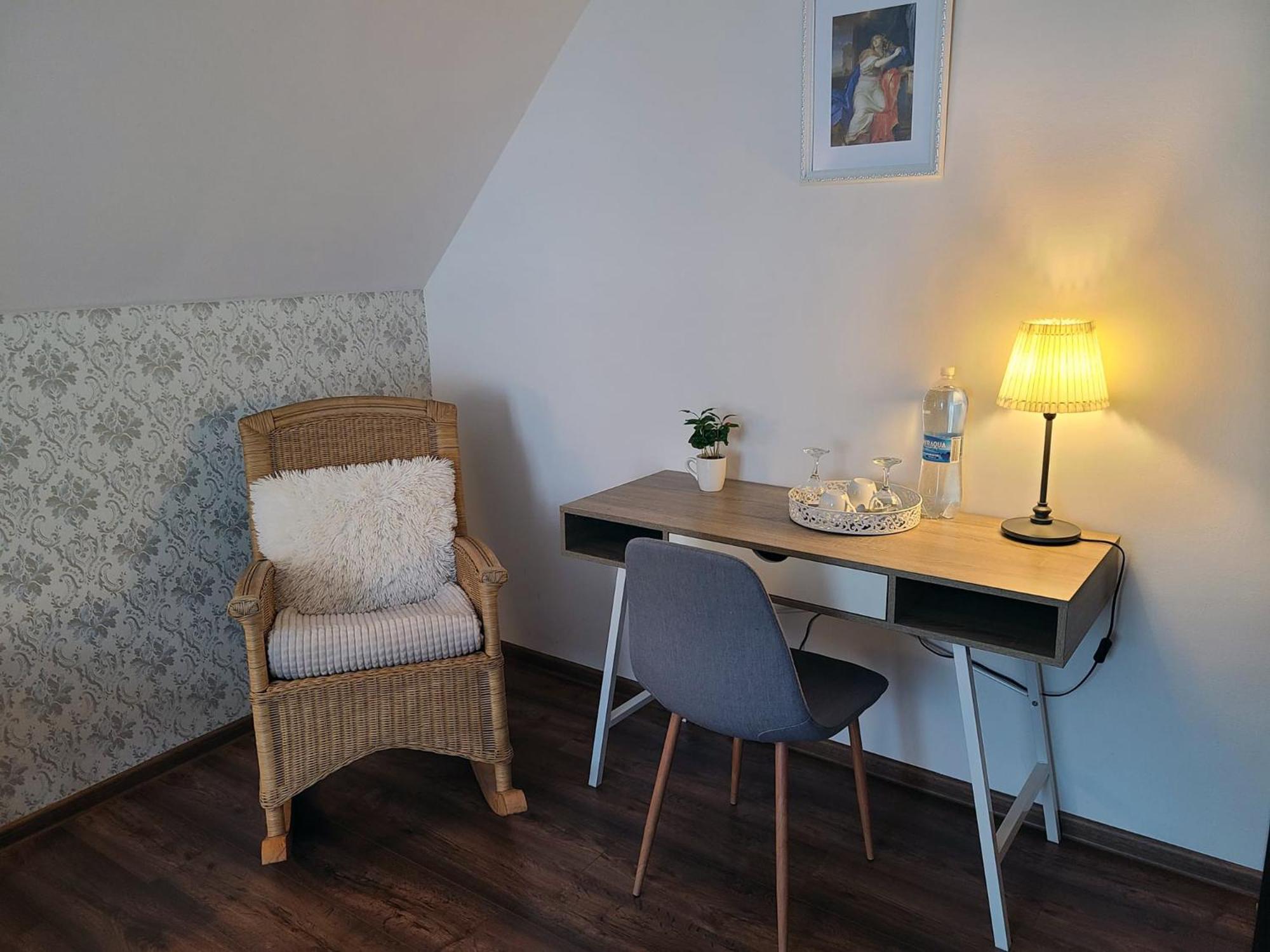 Double Room with Private Bathroom - Photo 4
