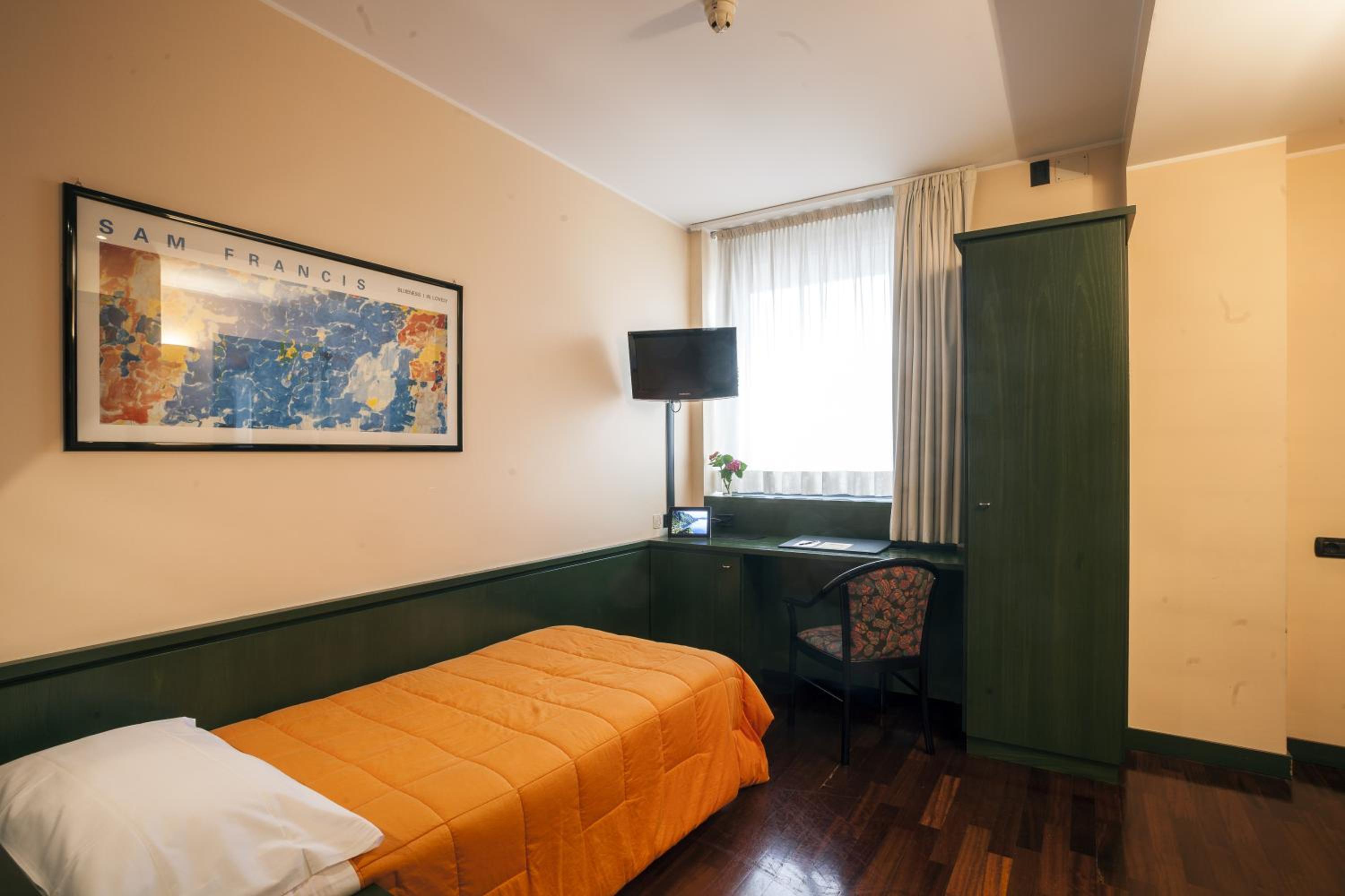 Basic Single Room photo 1