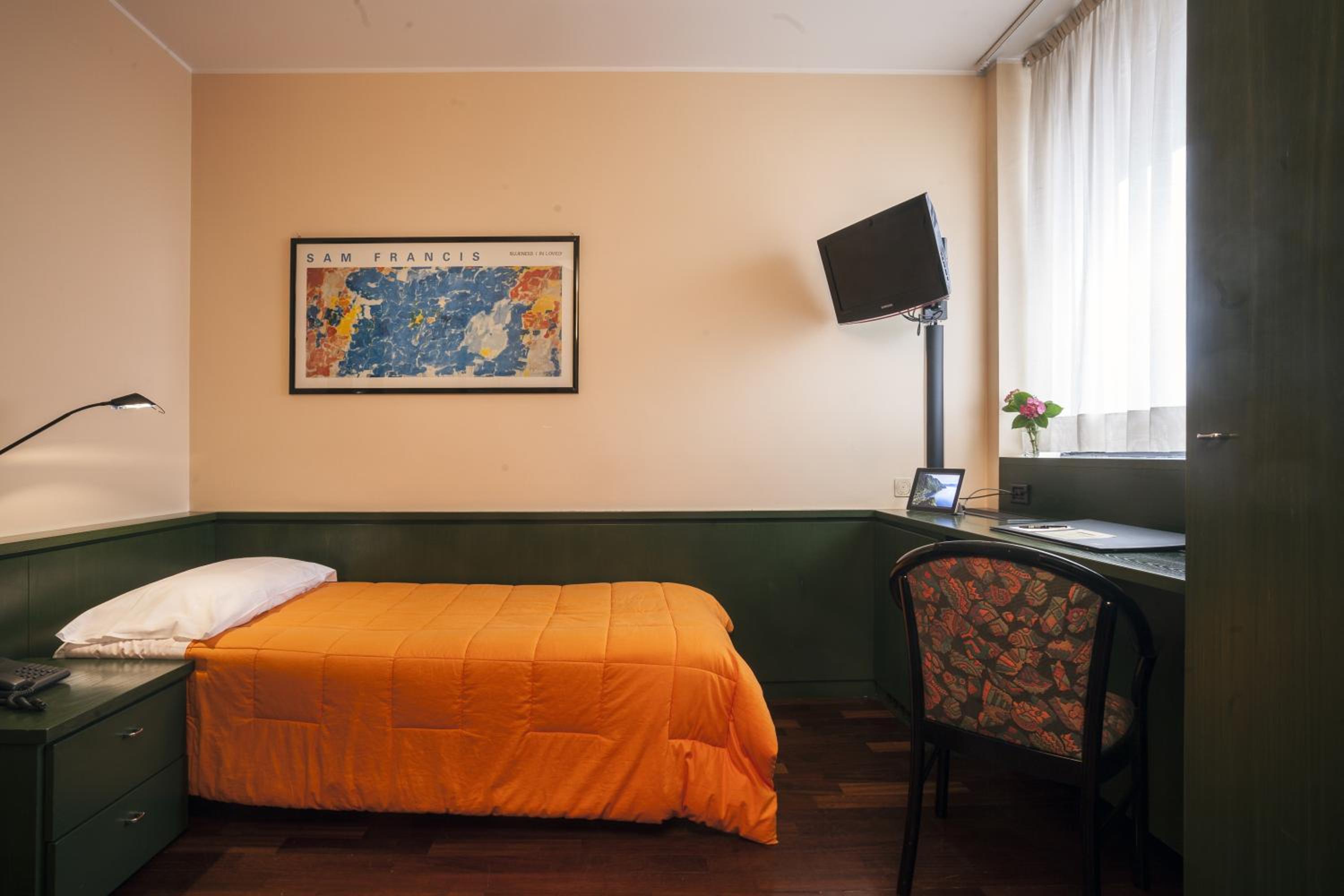 Basic Single Room photo 3