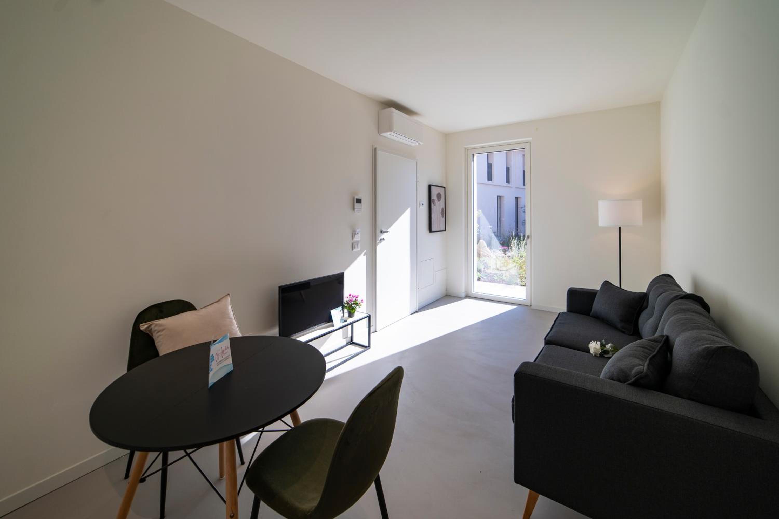 Apartment - Ground Floor photo 2