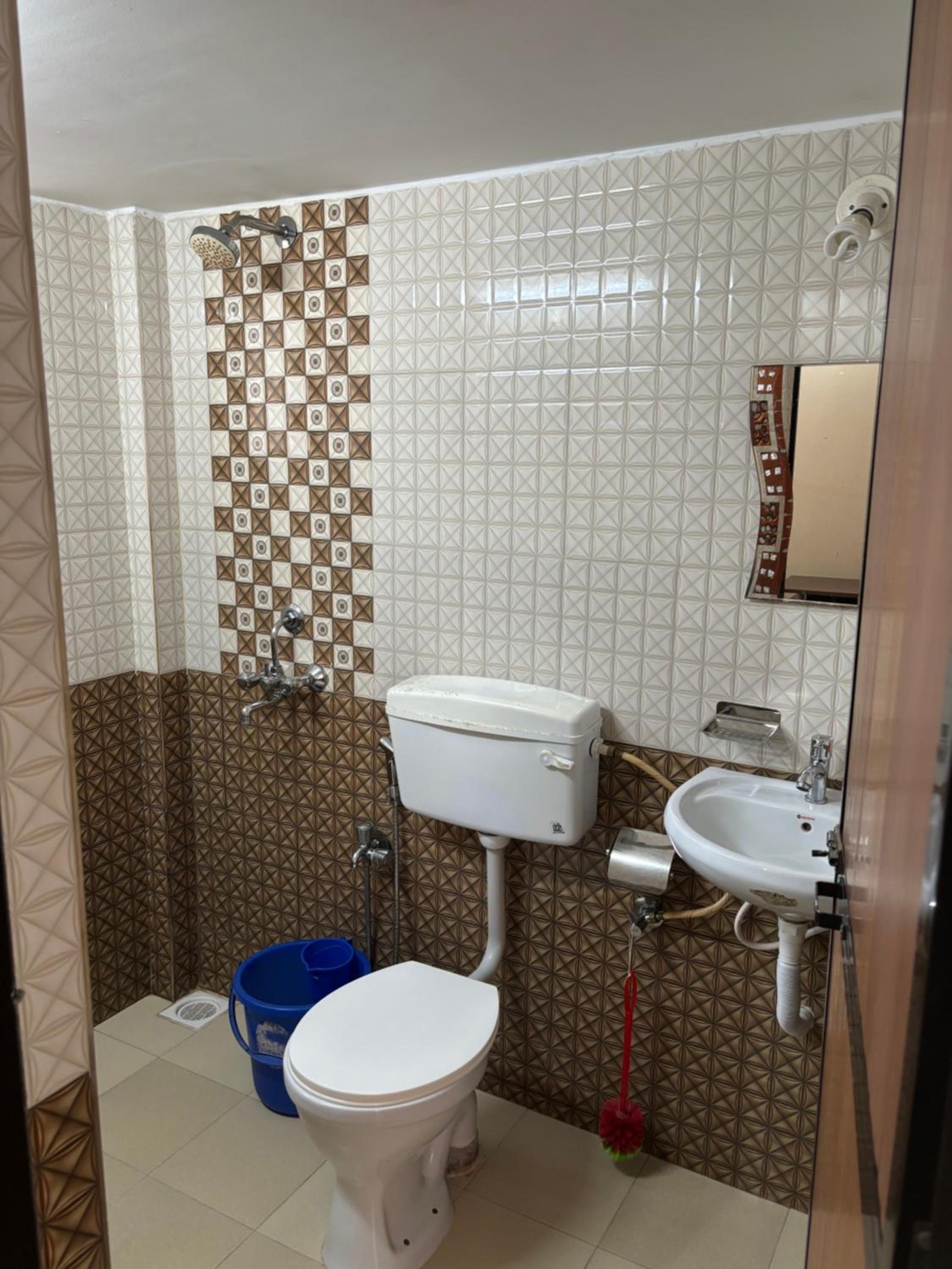 Family Room With Bathroom photo 3