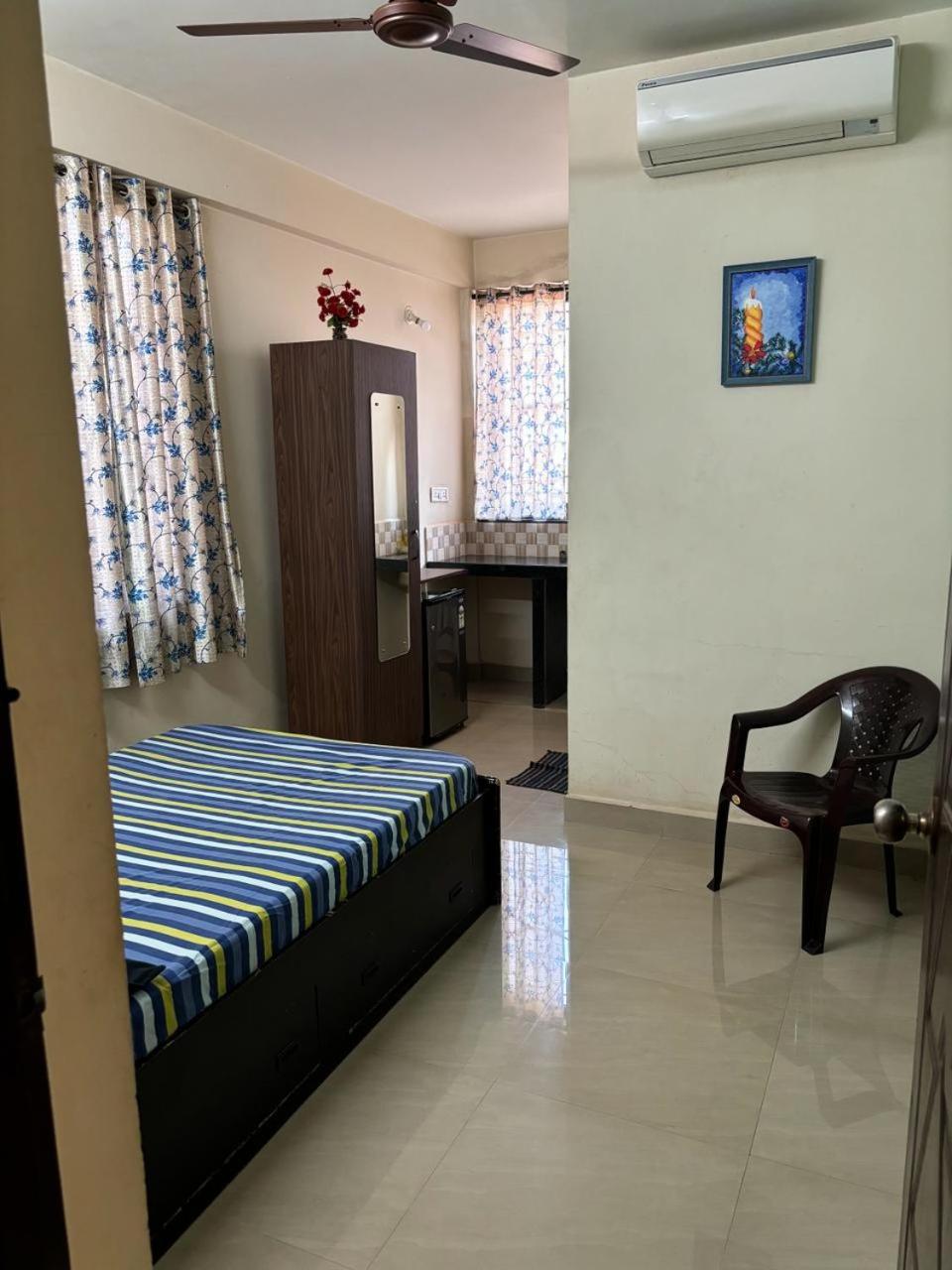 Family Room With Private Bathroom photo 1