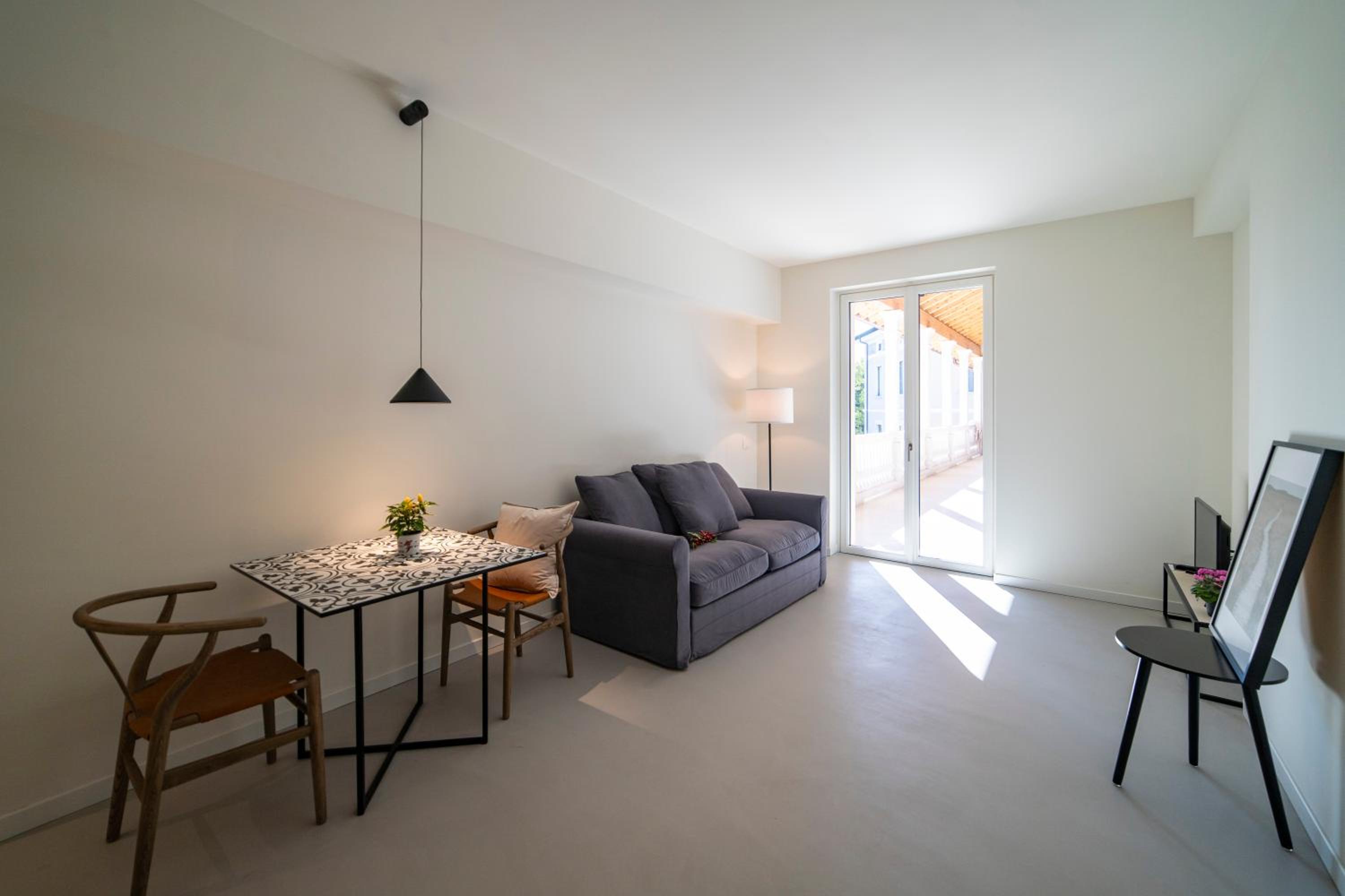 Studio Apartment photo 1