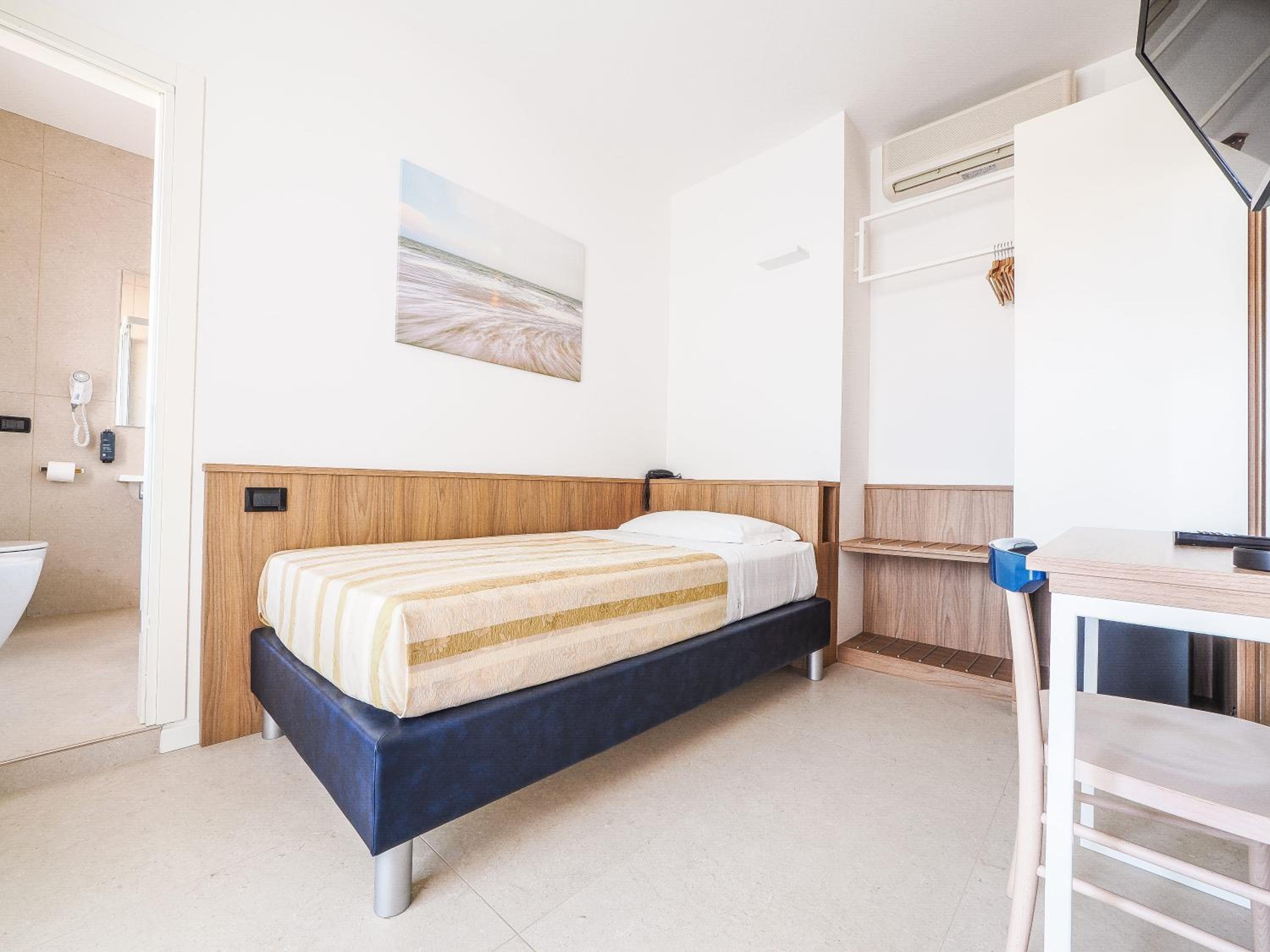 Single Room with Terrace