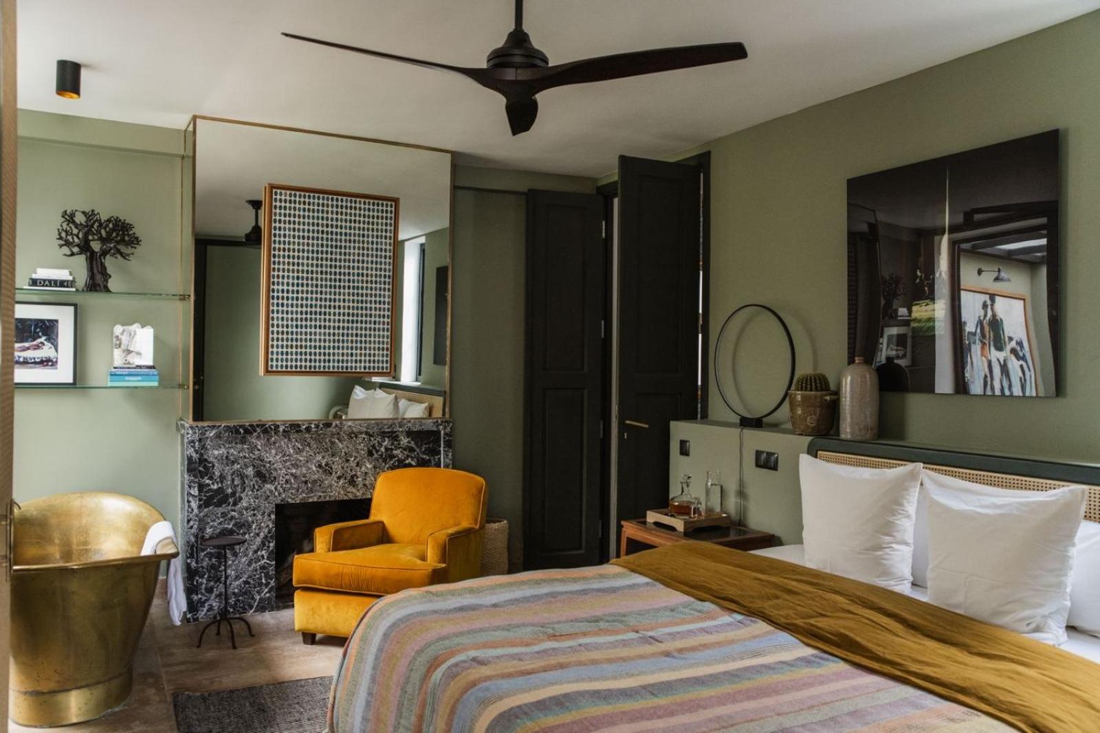 Chambre avec Piscine - Rez-de-Chaussée