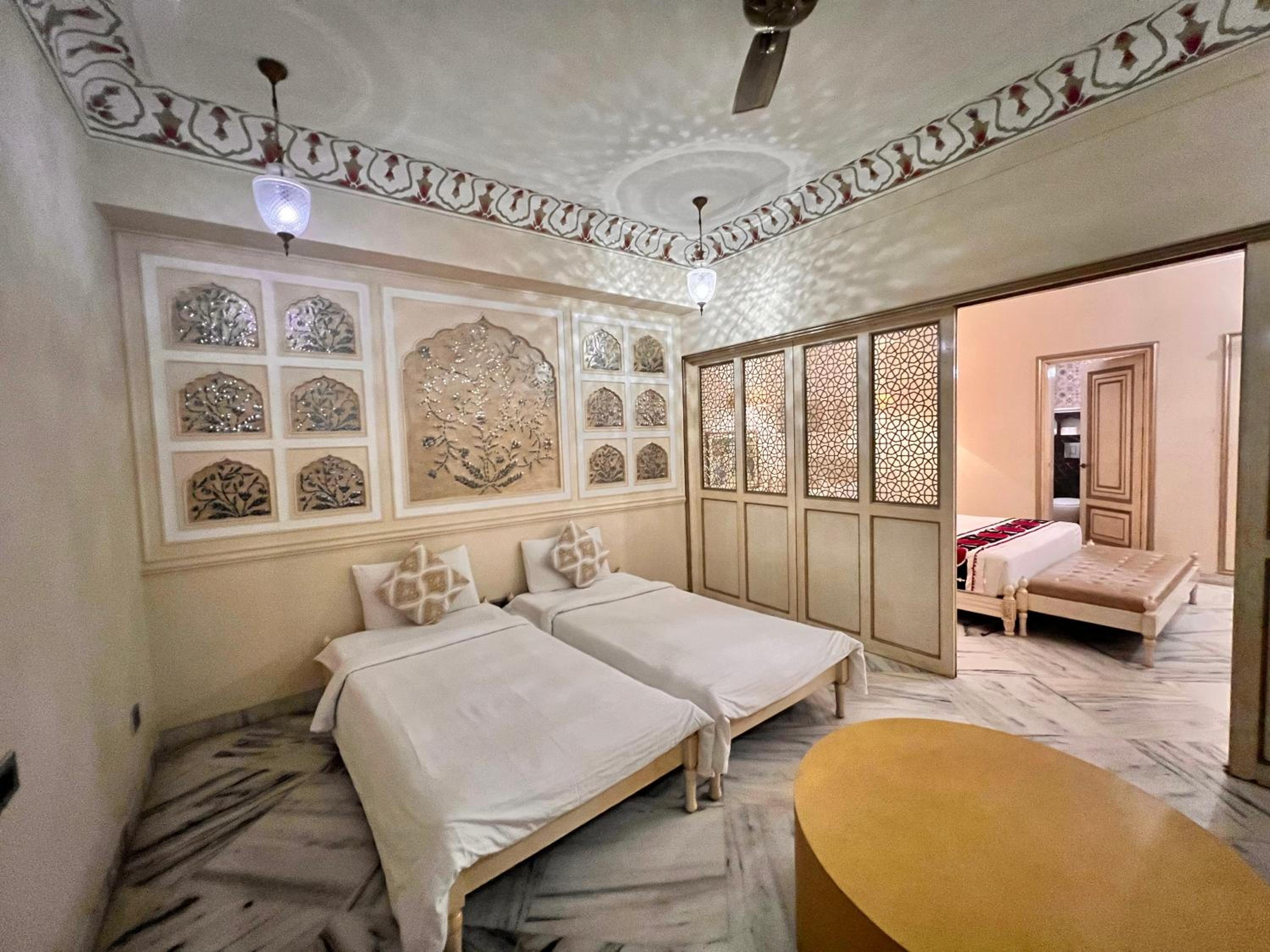 Family Suite:  Enjoy Happy Hours with 2+1 offer, 20% off on F&B services,20% Off on Laundry service ,Free Pick up on Arrival only from Train or Bus station (8am-8pm) - Photo 2