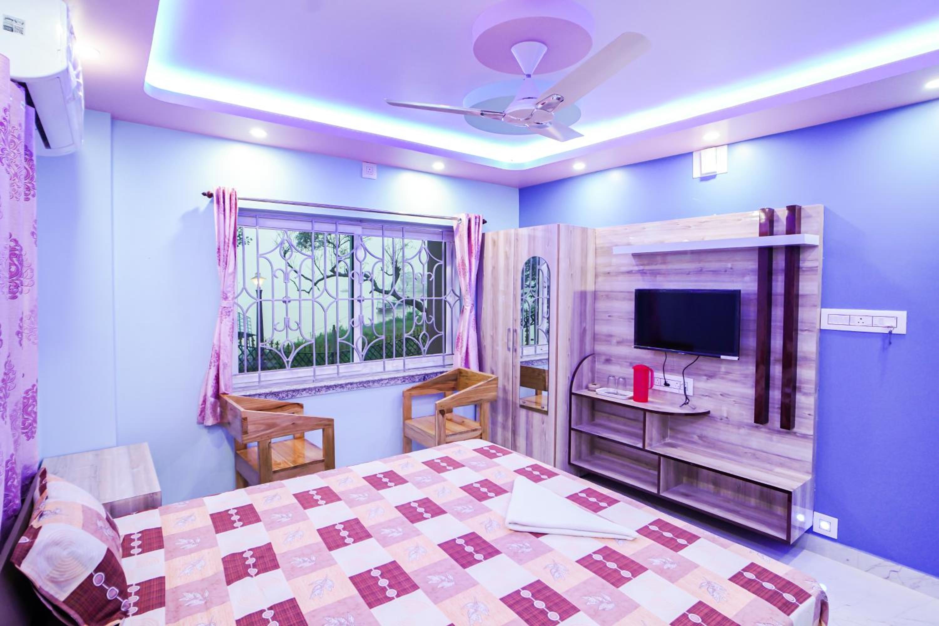 Deluxe Queen Room