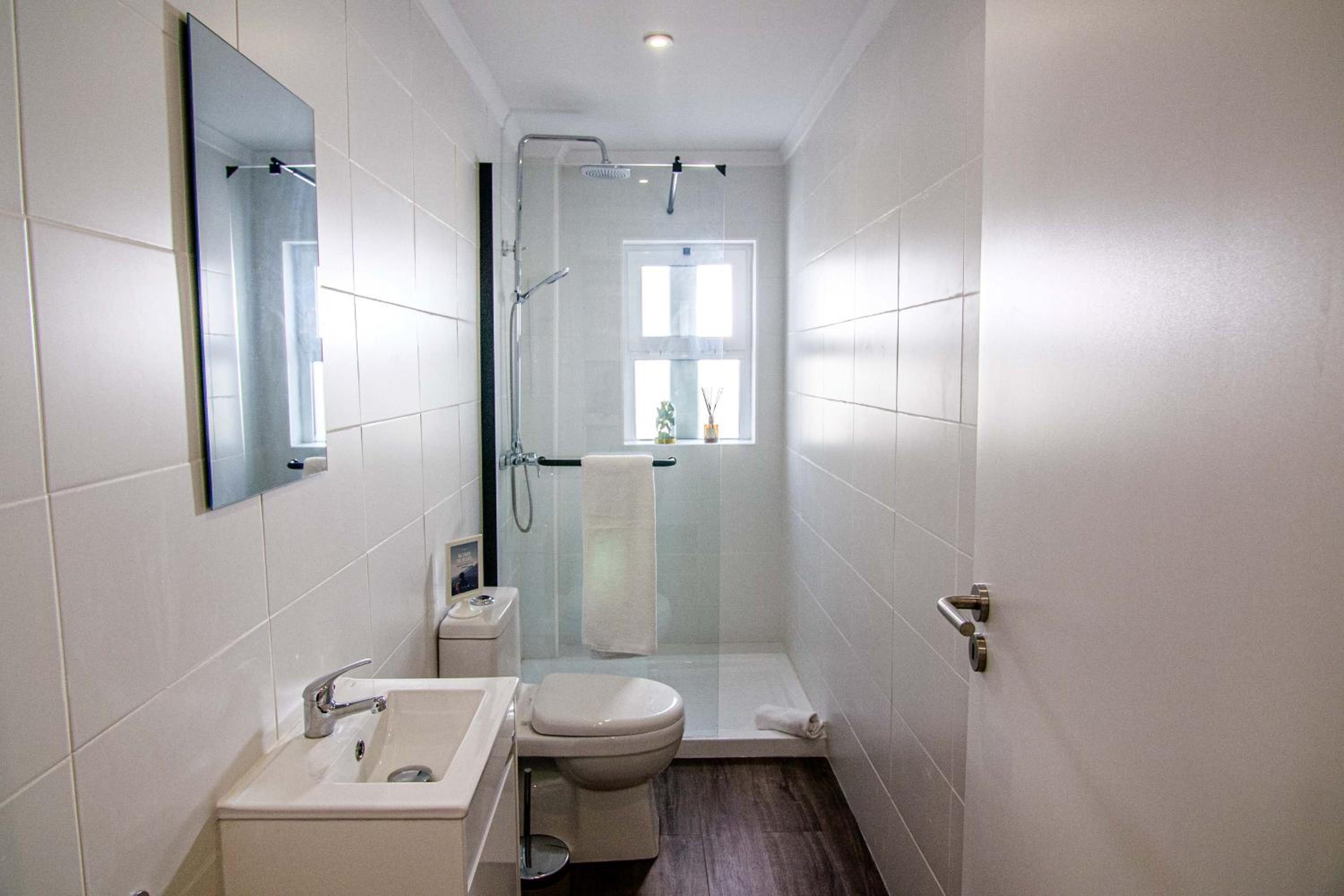 Large Double Room - Photo 5