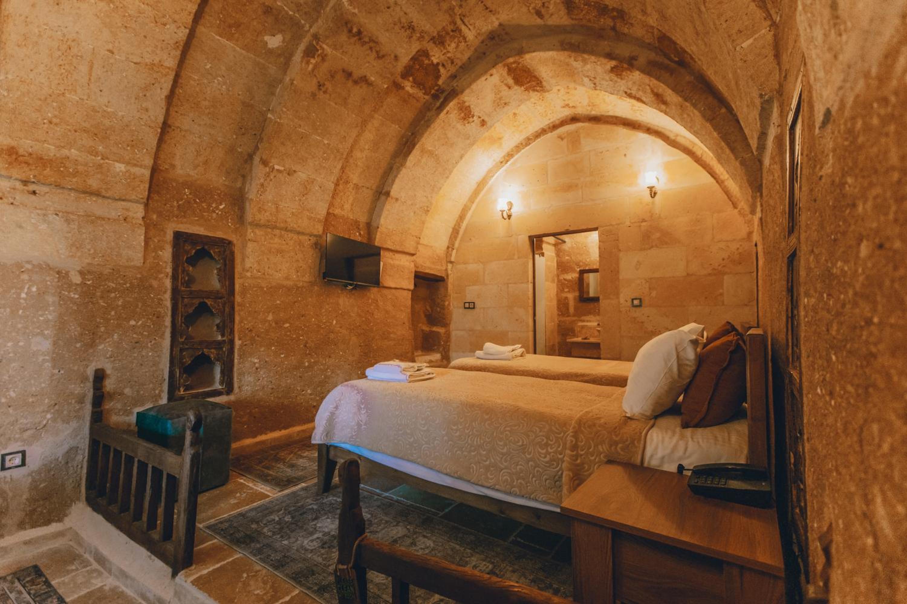 Standard Twin Room - Photo 1