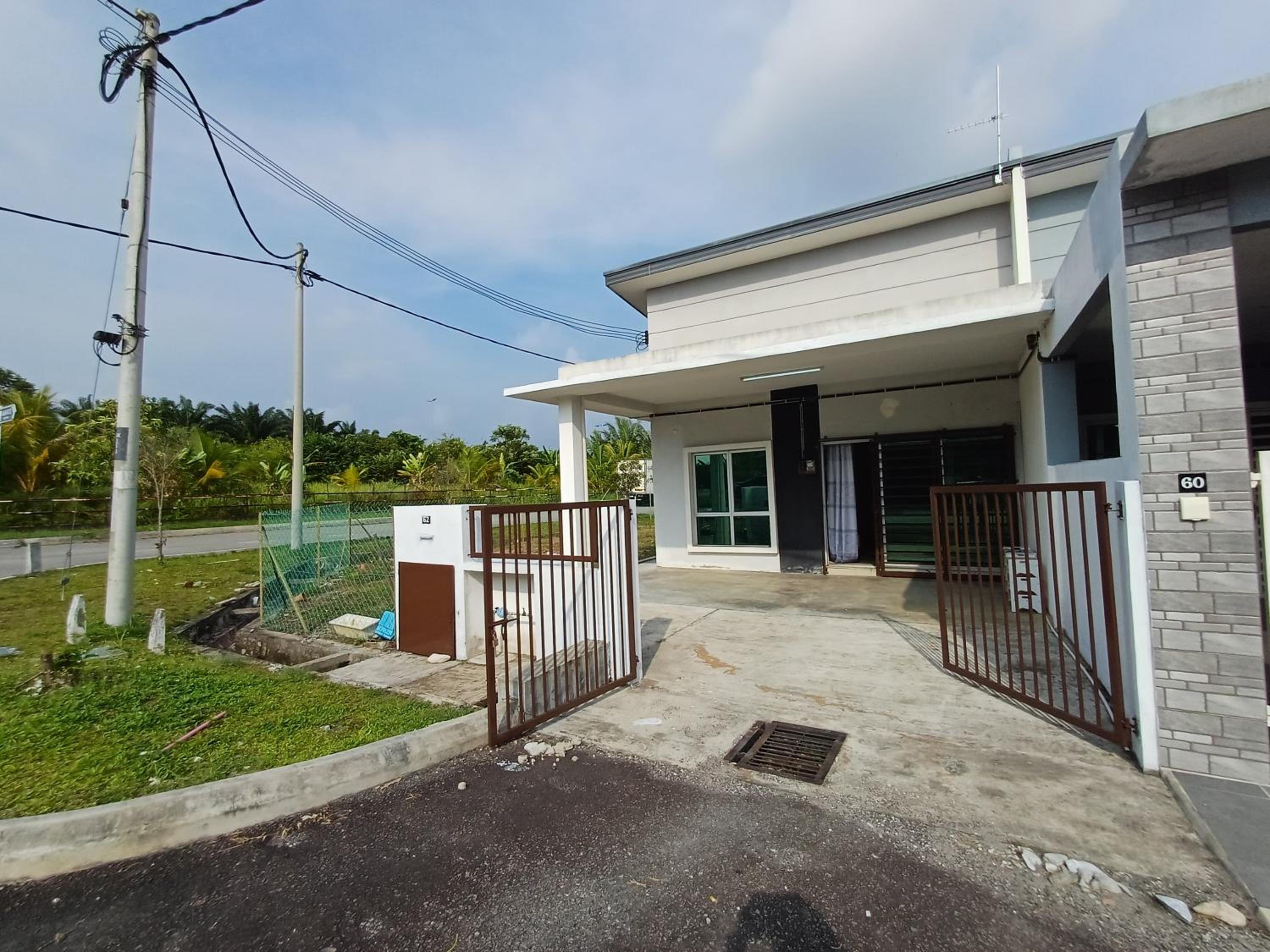 Four-Bedroom House photo 2