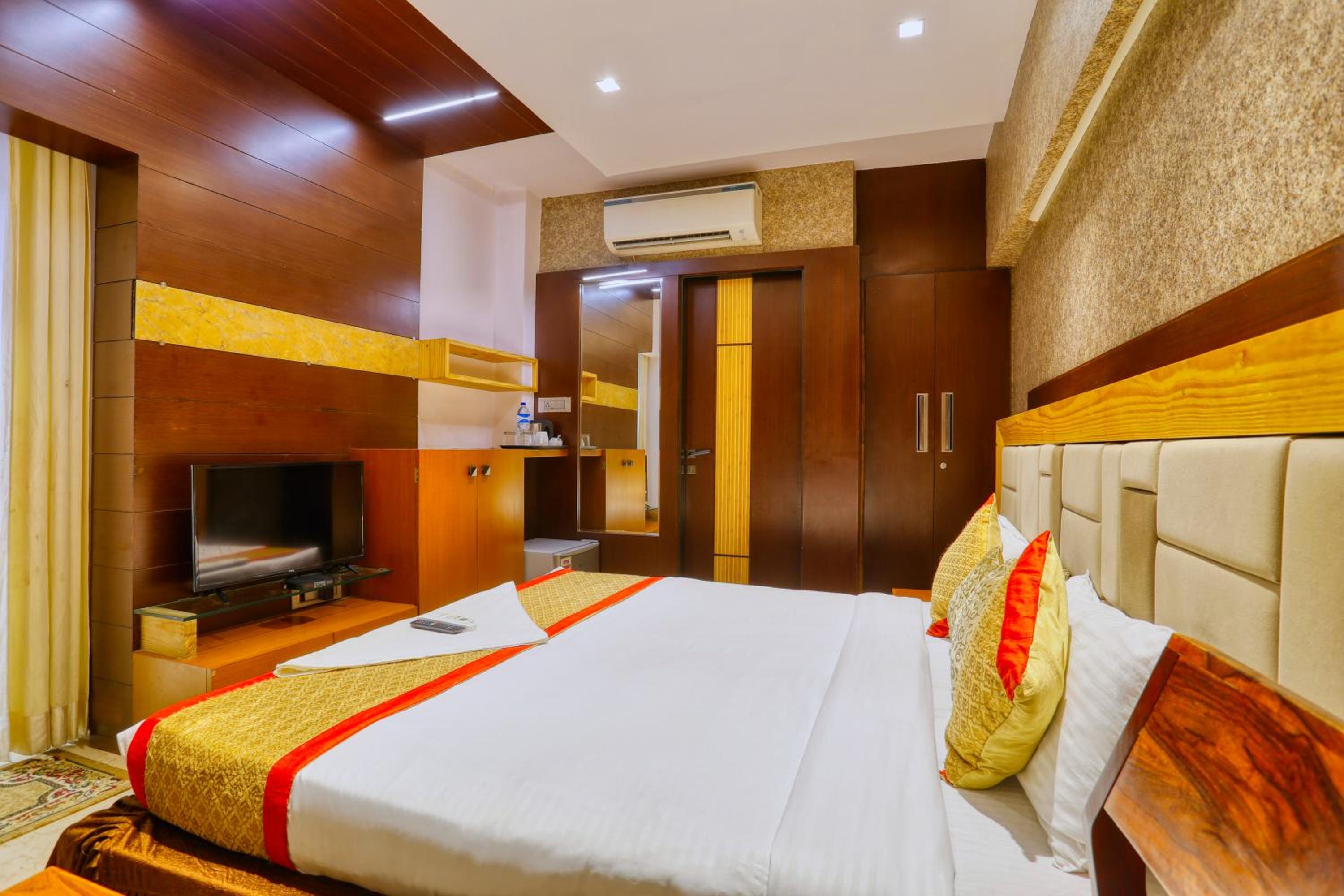 Superior Double or Twin Room - Photo 22