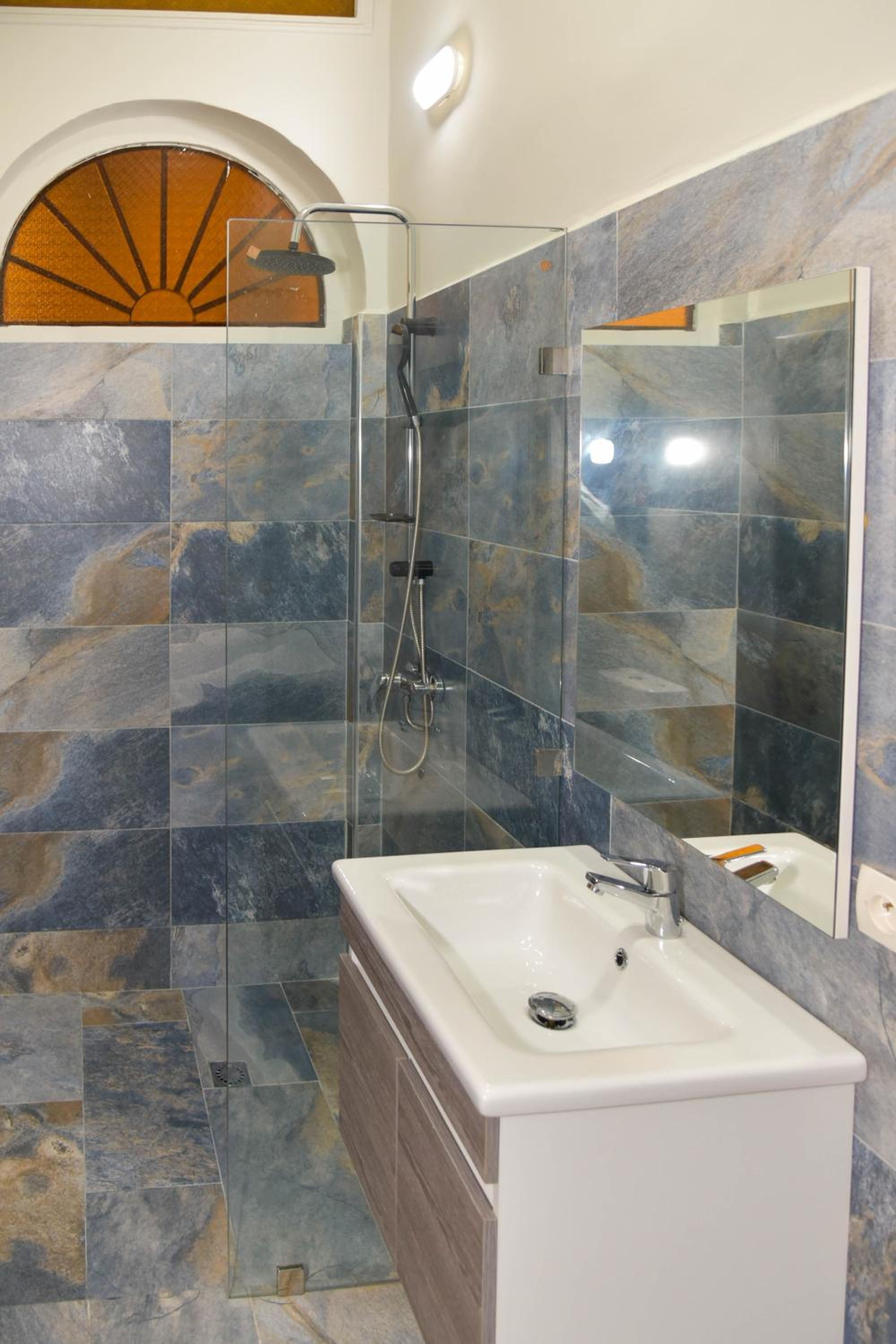 Deluxe Room - Photo 2