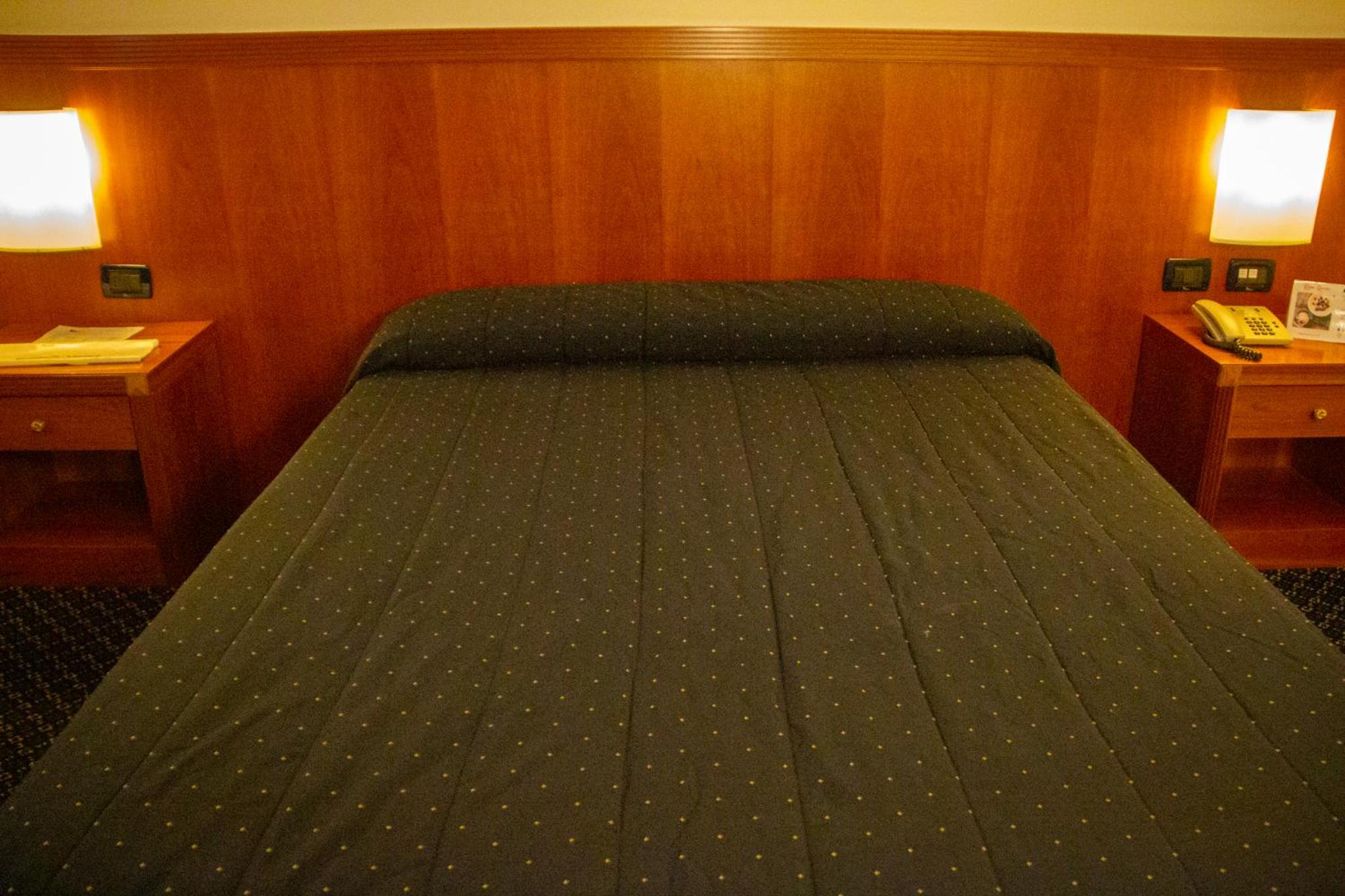 Double or Twin Room - Photo 4