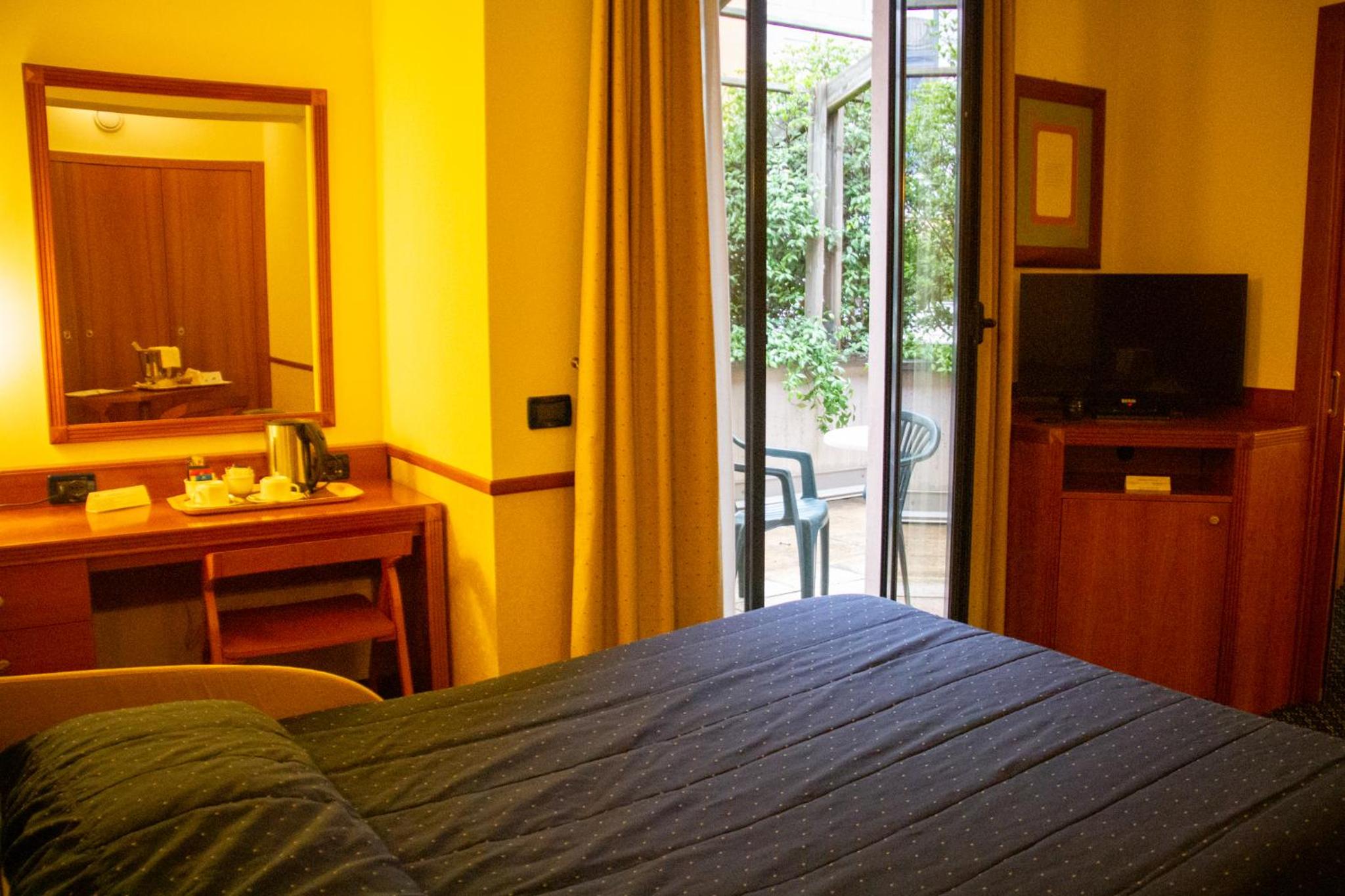 Junior Suite (4 Adults) - Photo 1