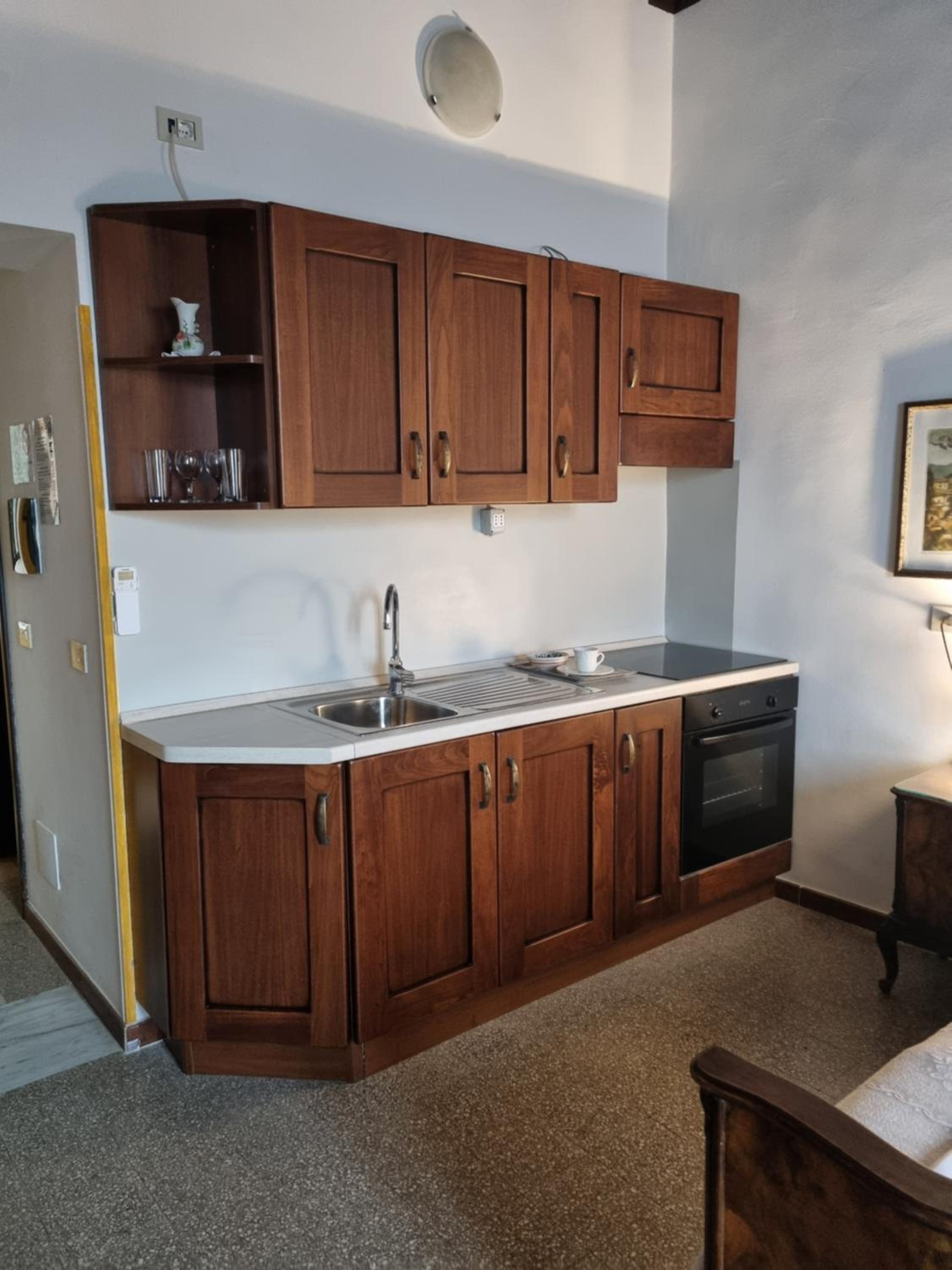 Standard Double Room - Photo 12