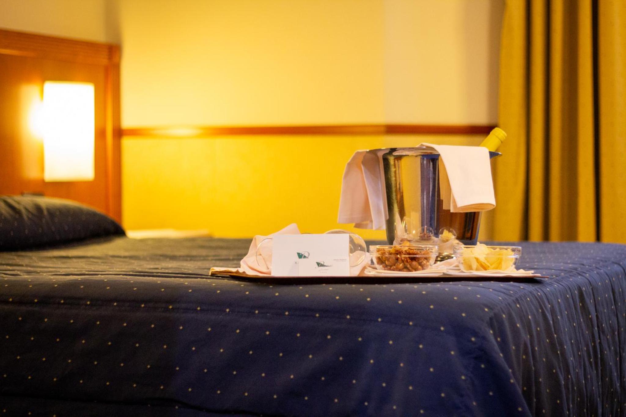 Double or Twin Room - Photo 7