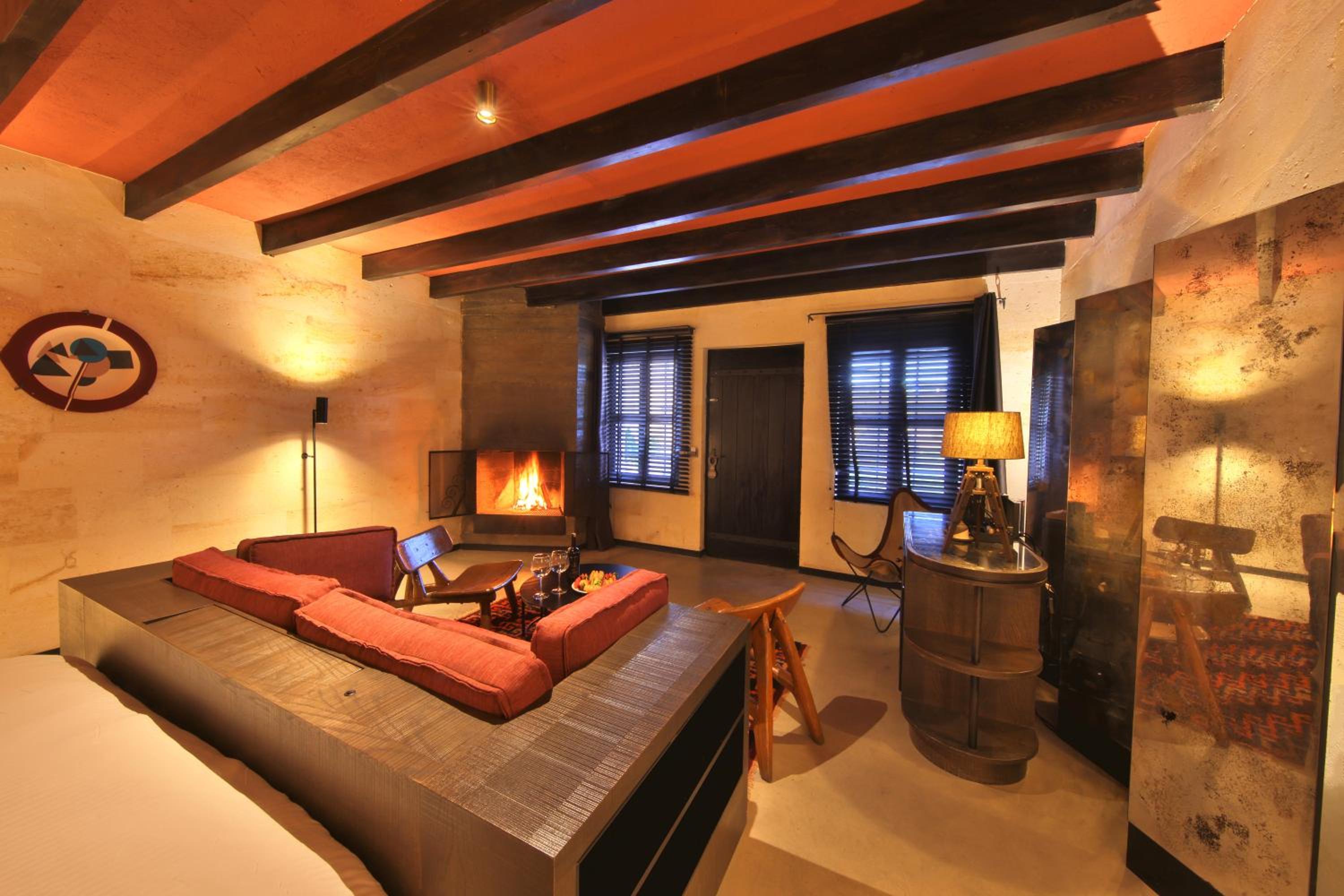 Stone Suite with Cave Bath - Photo 4
