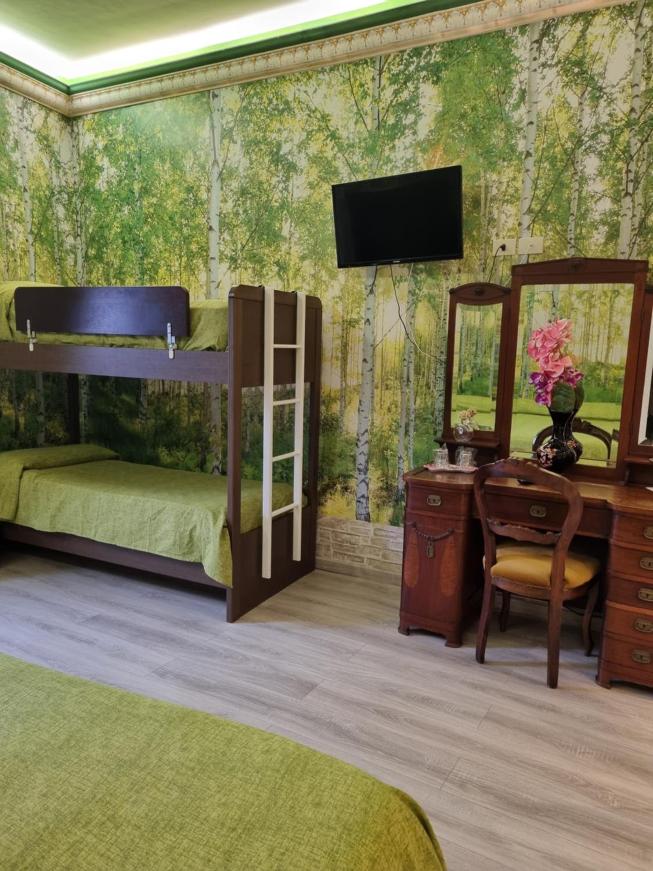 Premium Quadruple Room - Photo 7