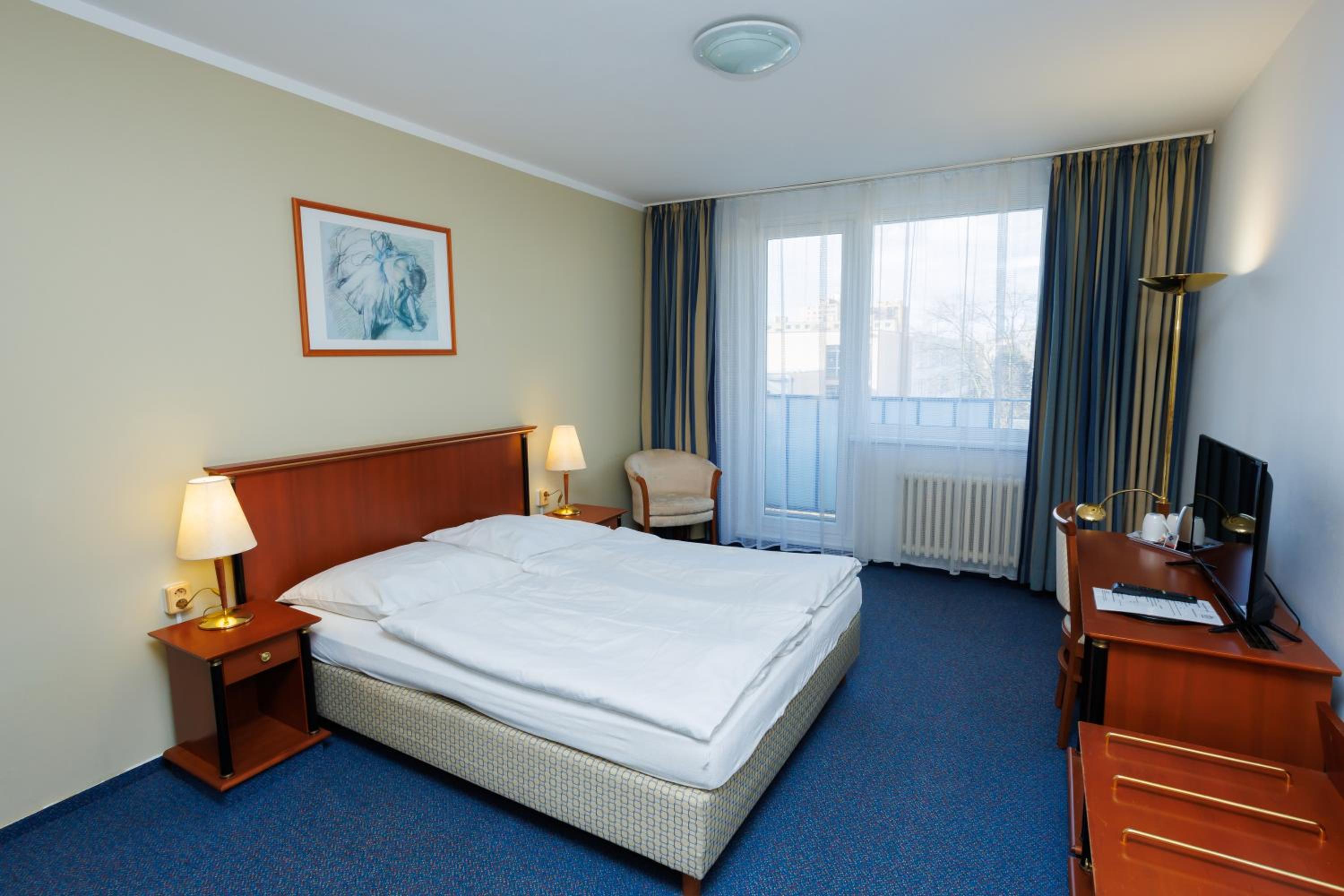 Business Double Room - Photo 3