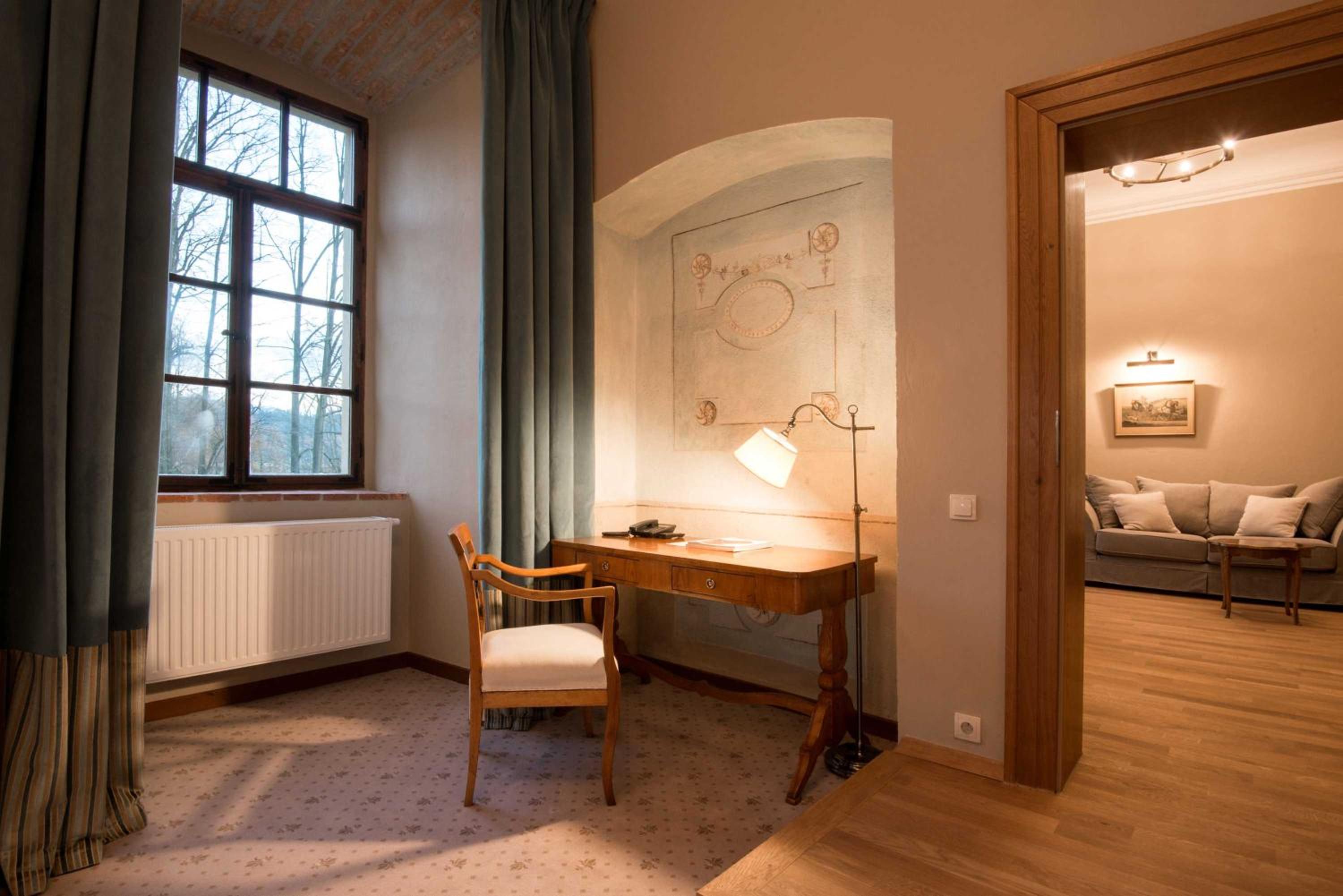 One-Bedroom Suite - Photo 3
