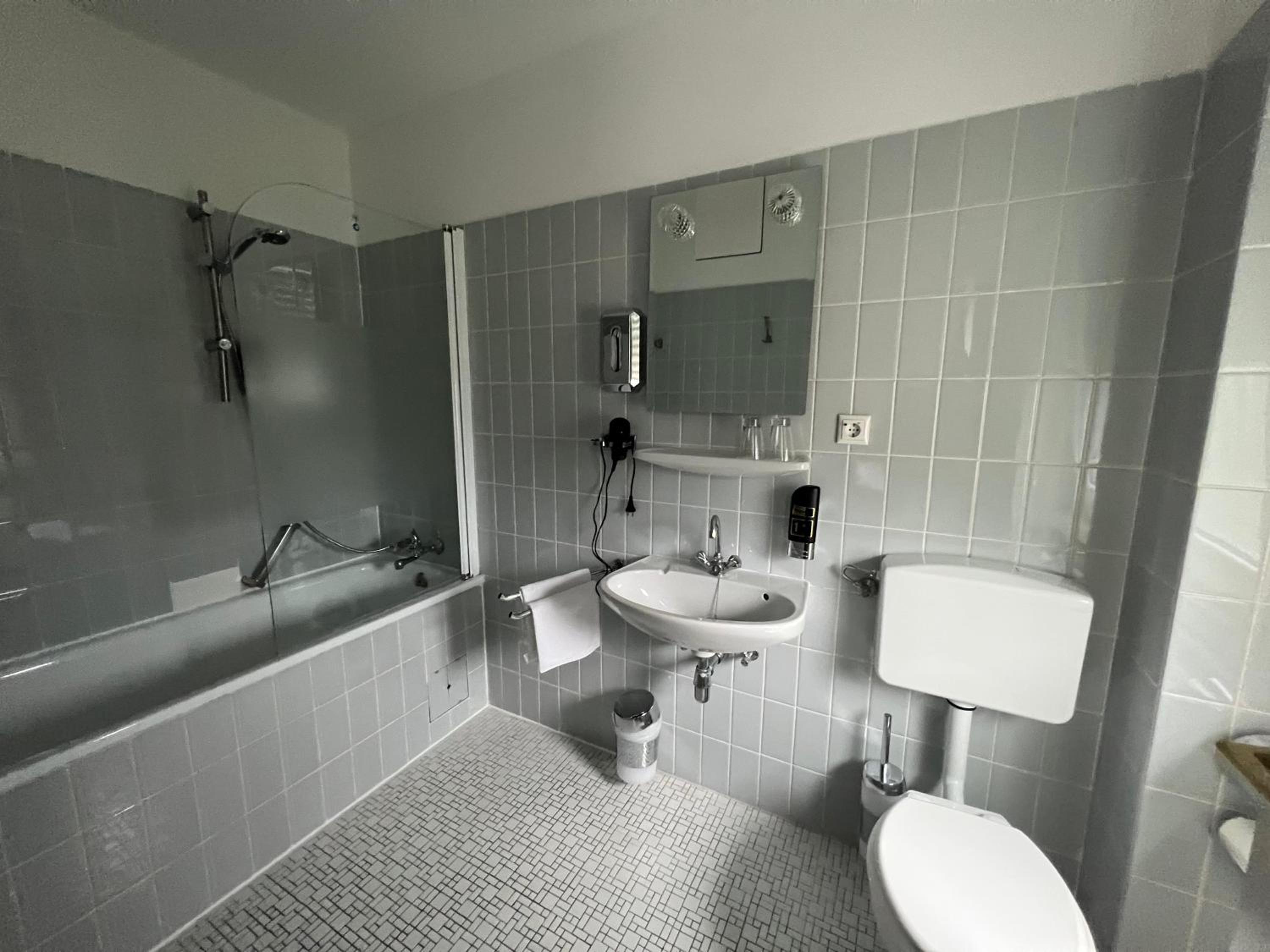 Double Room - Photo 5