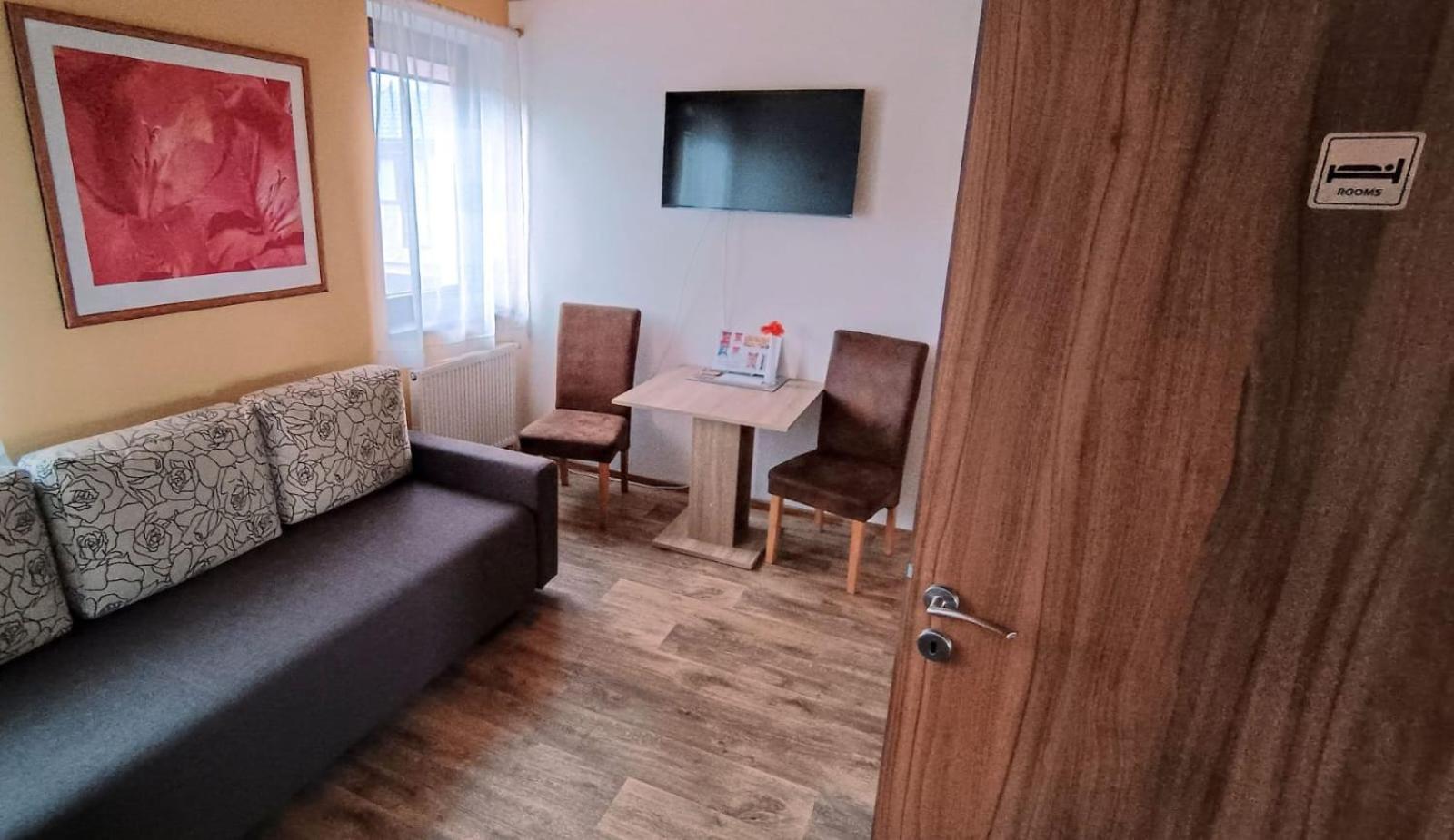 One-Bedroom Suite photo 1