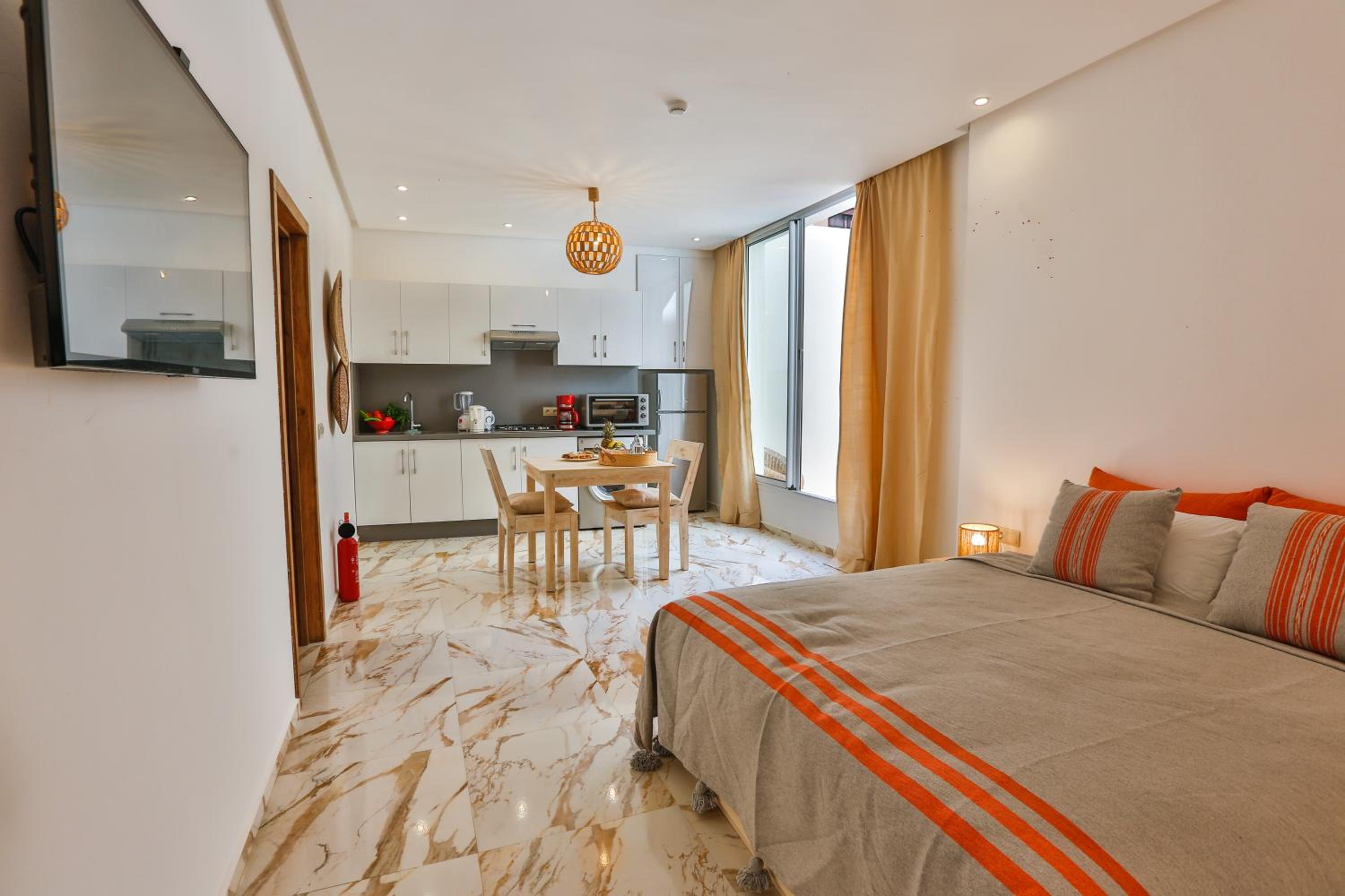 Studio Apartment photo 2