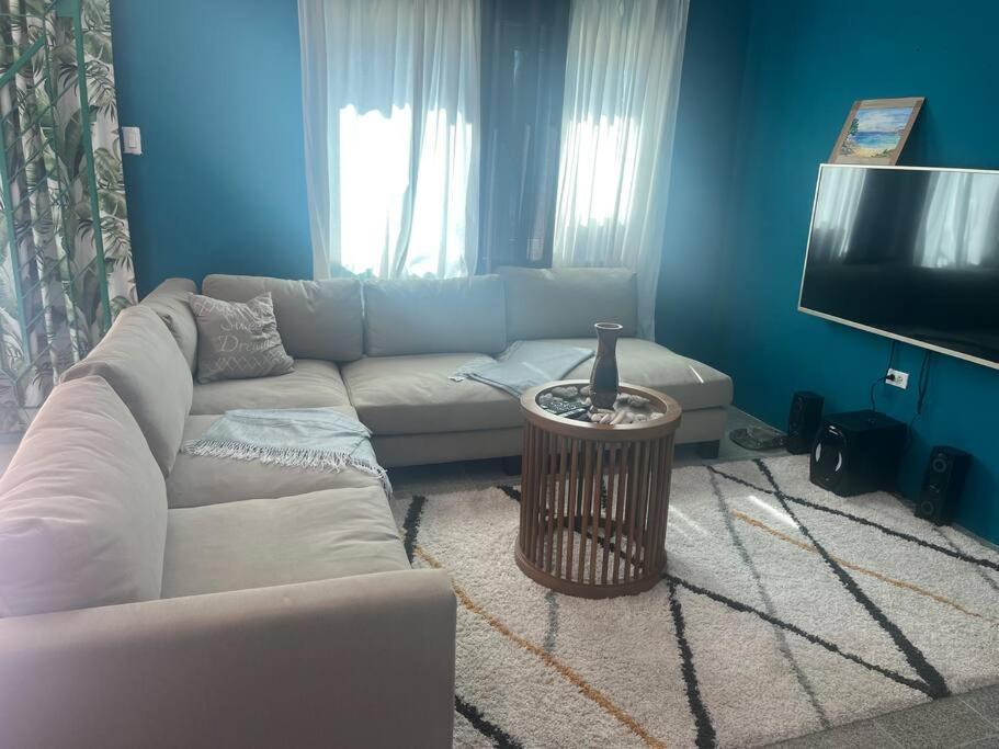 Three-Bedroom House photo 2