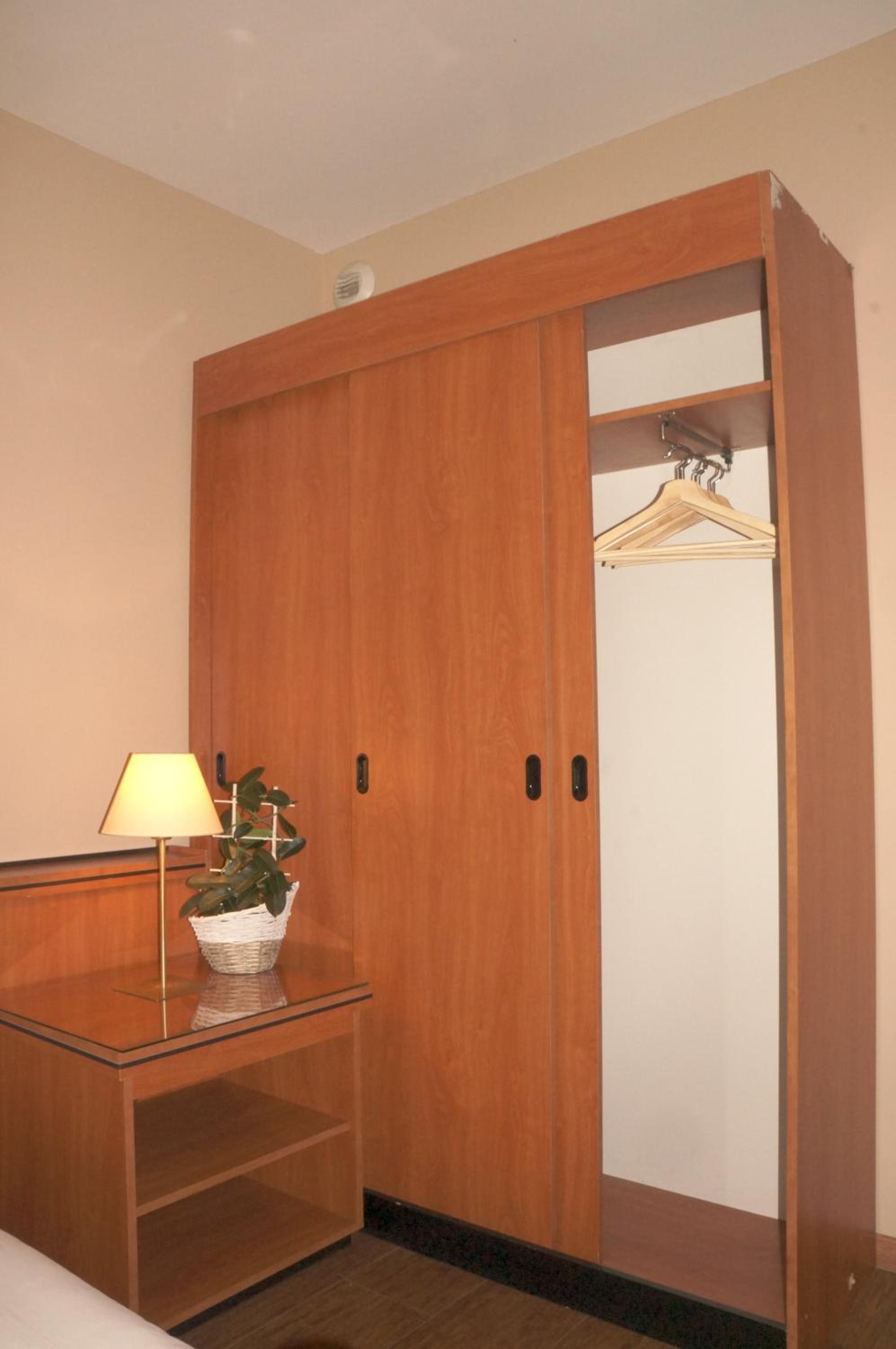 Standard Triple Room photo 2
