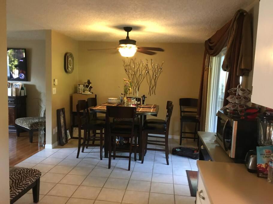 Four-Bedroom House photo 3