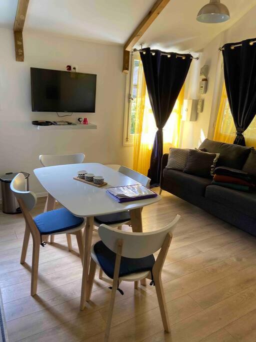 One-Bedroom House photo 2