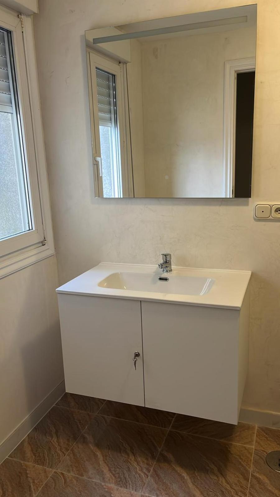 Basic Triple Room with Shared Bathroom photo 2