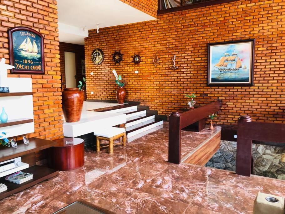 Four-Bedroom House photo 2