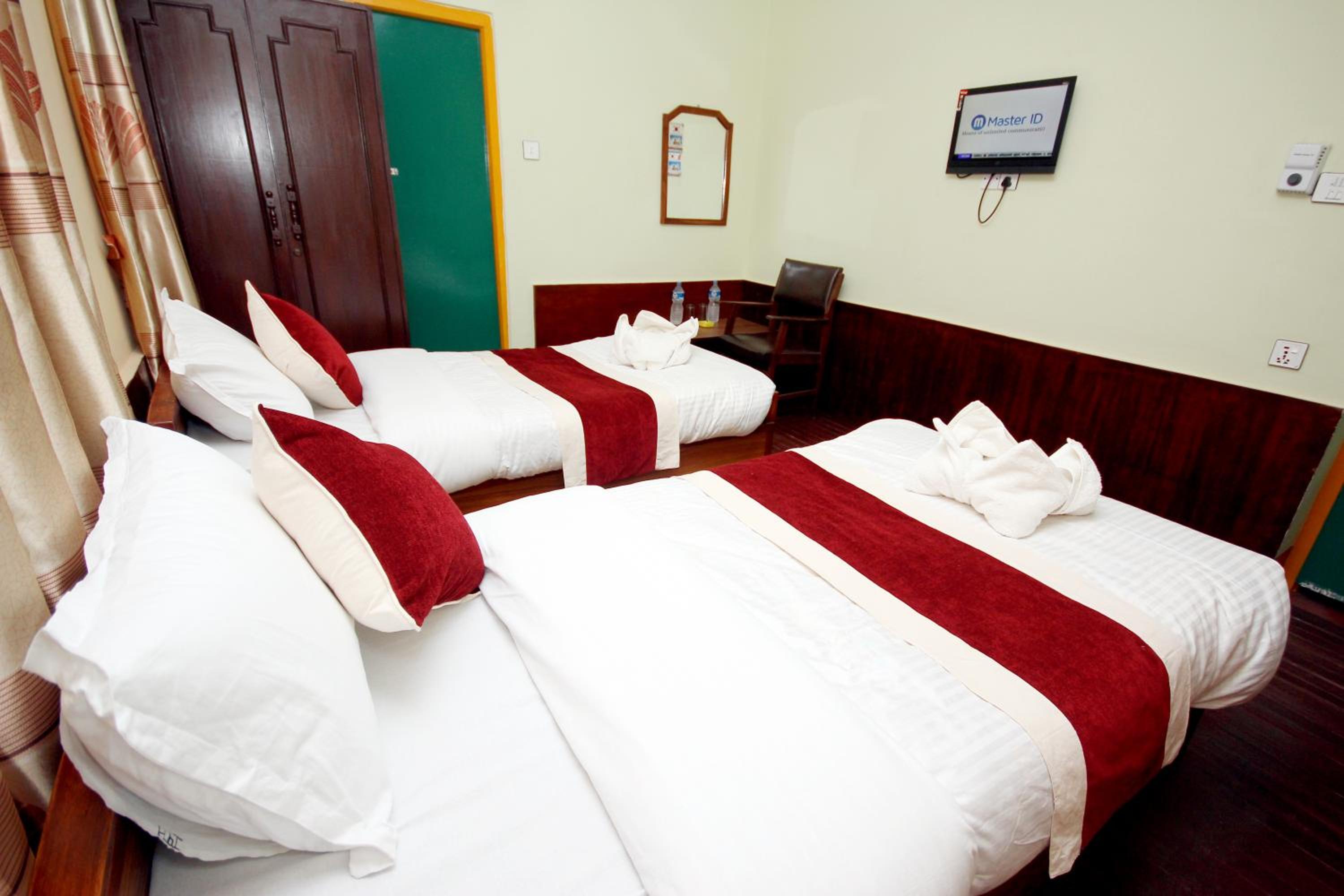 Deluxe Double or Twin Room - Photo 5