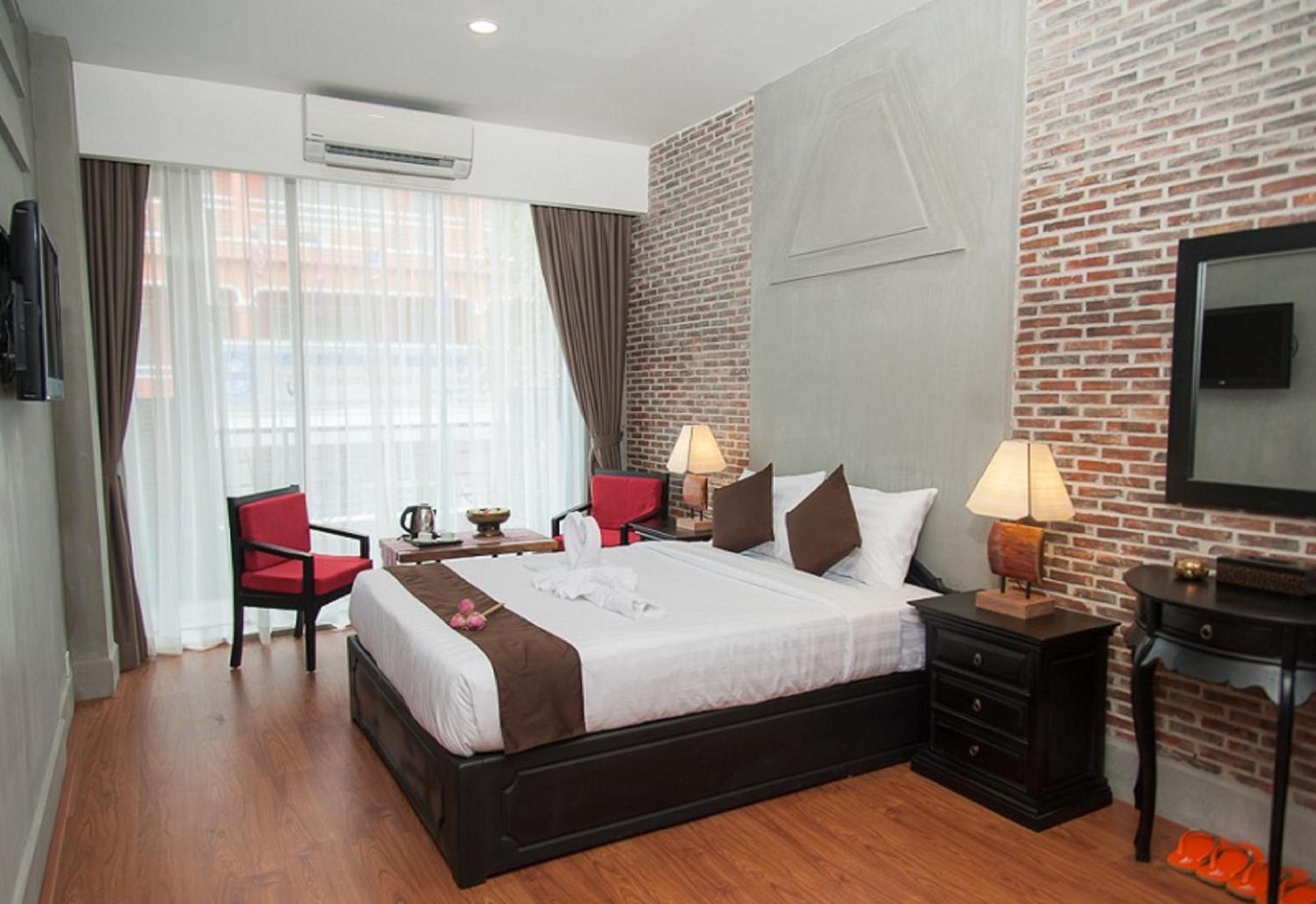 Deluxe Family Room