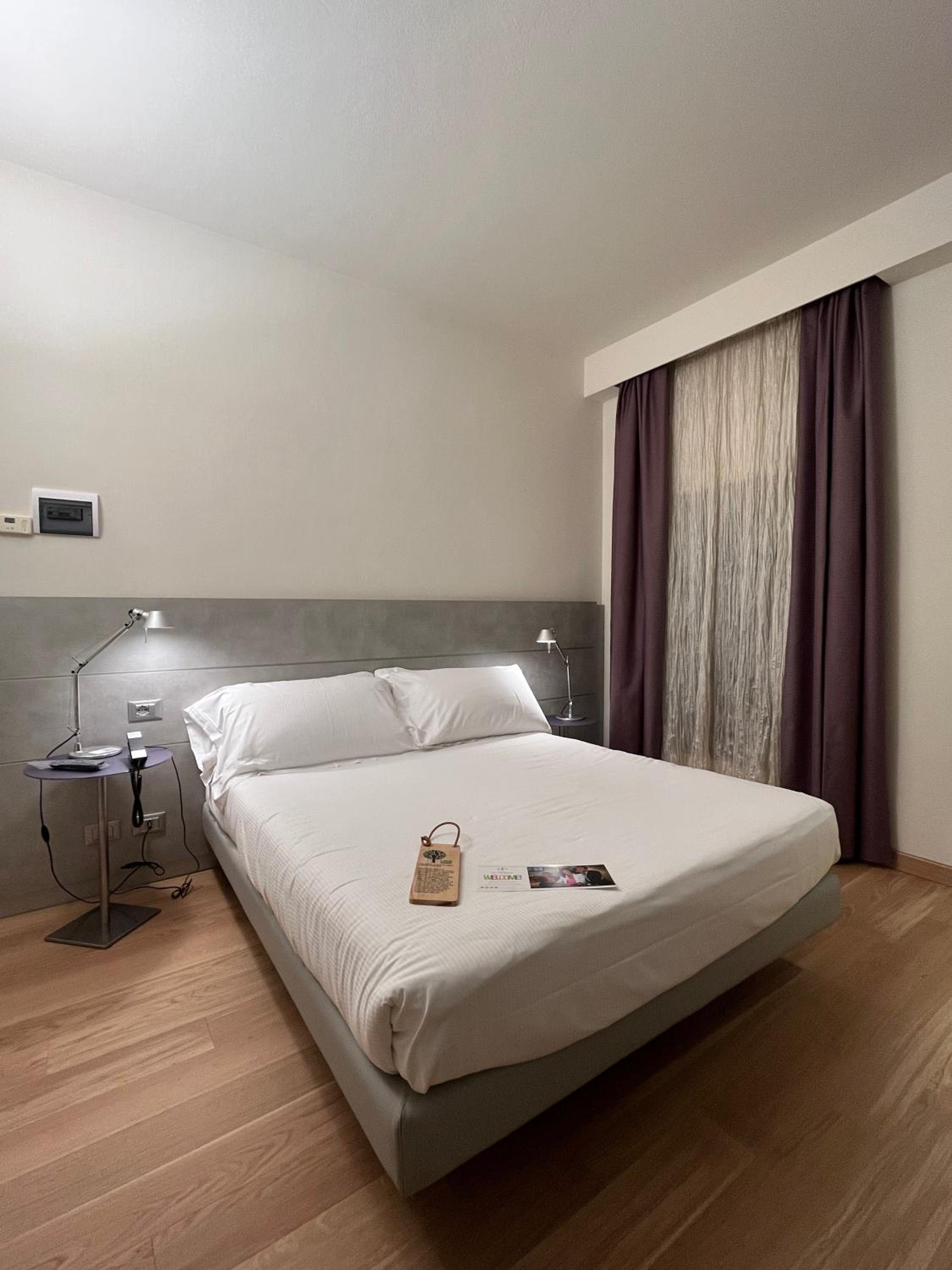 Double Room - Photo 8