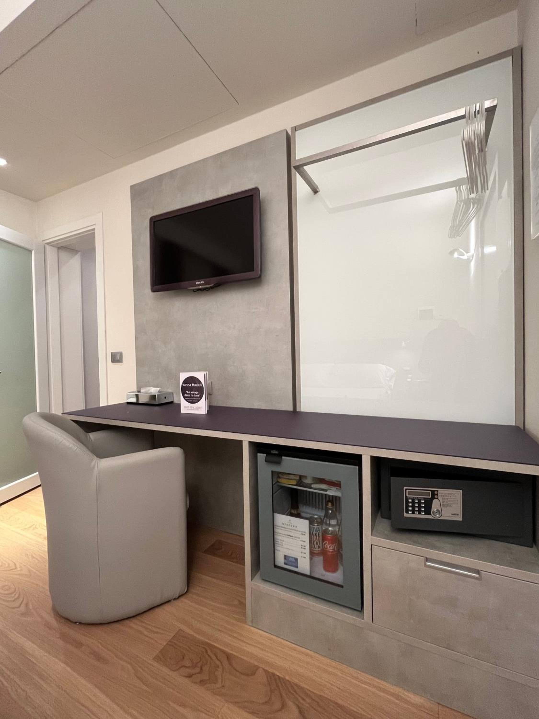 Double Room - Photo 7