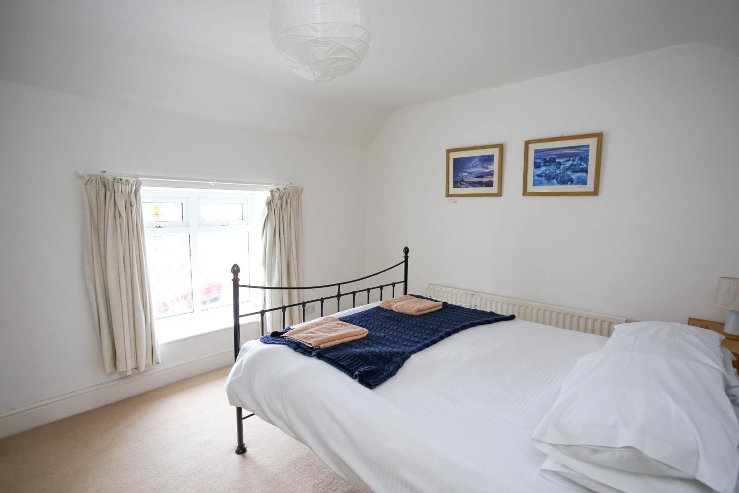 Four-Bedroom House photo 3