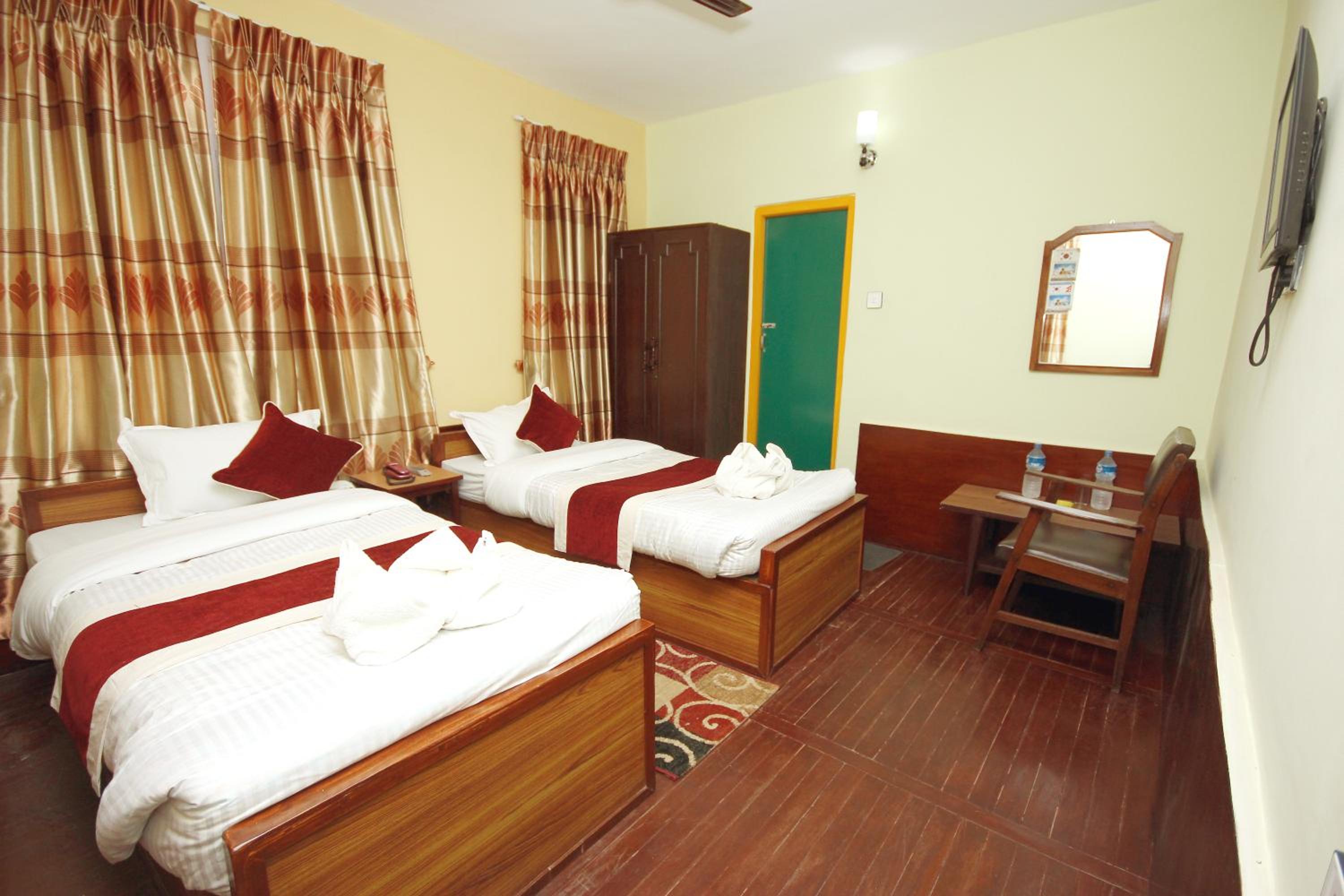 Deluxe Double or Twin Room - Photo 6