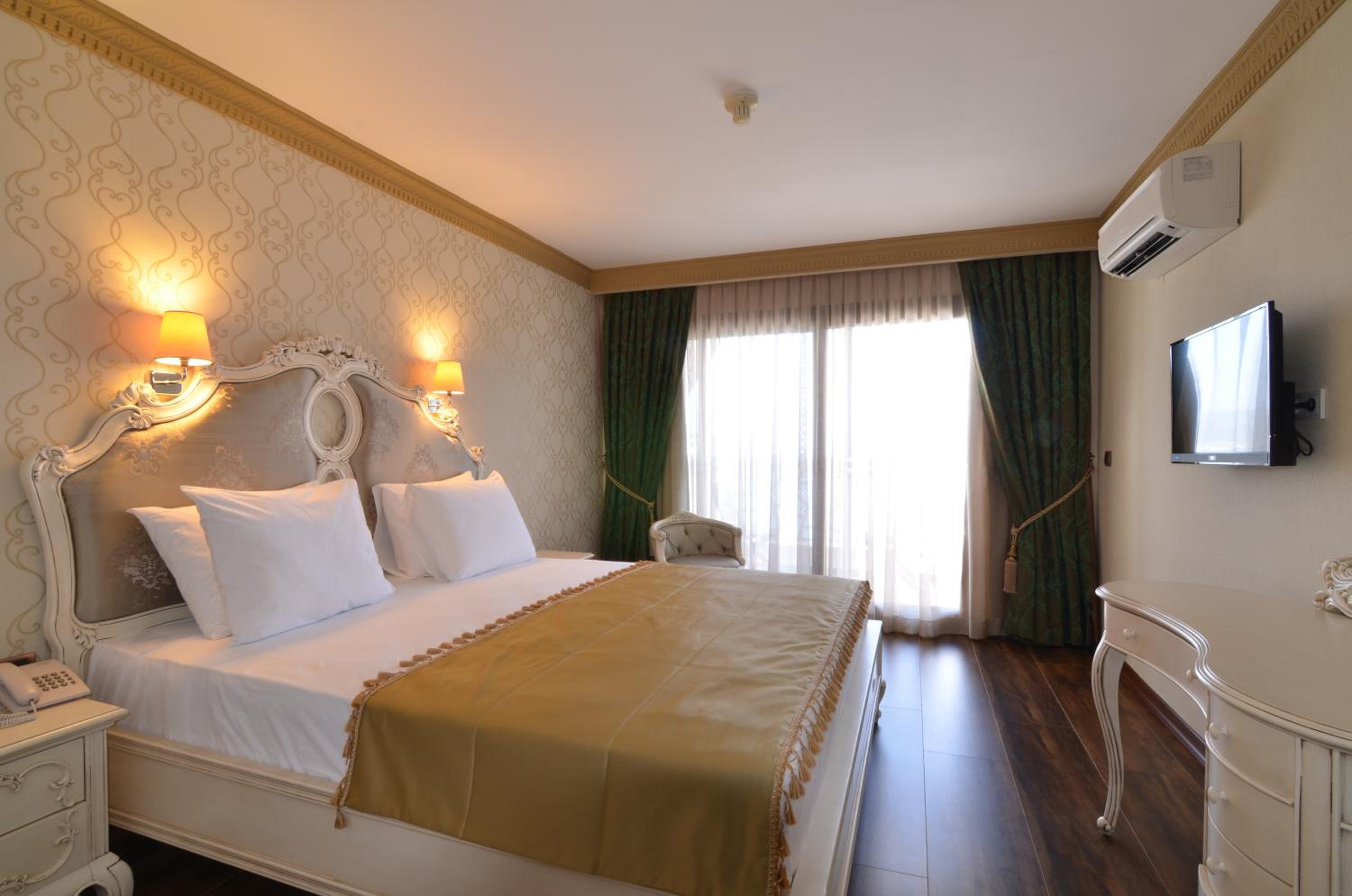 Suite with Direct Sea View - Photo 18