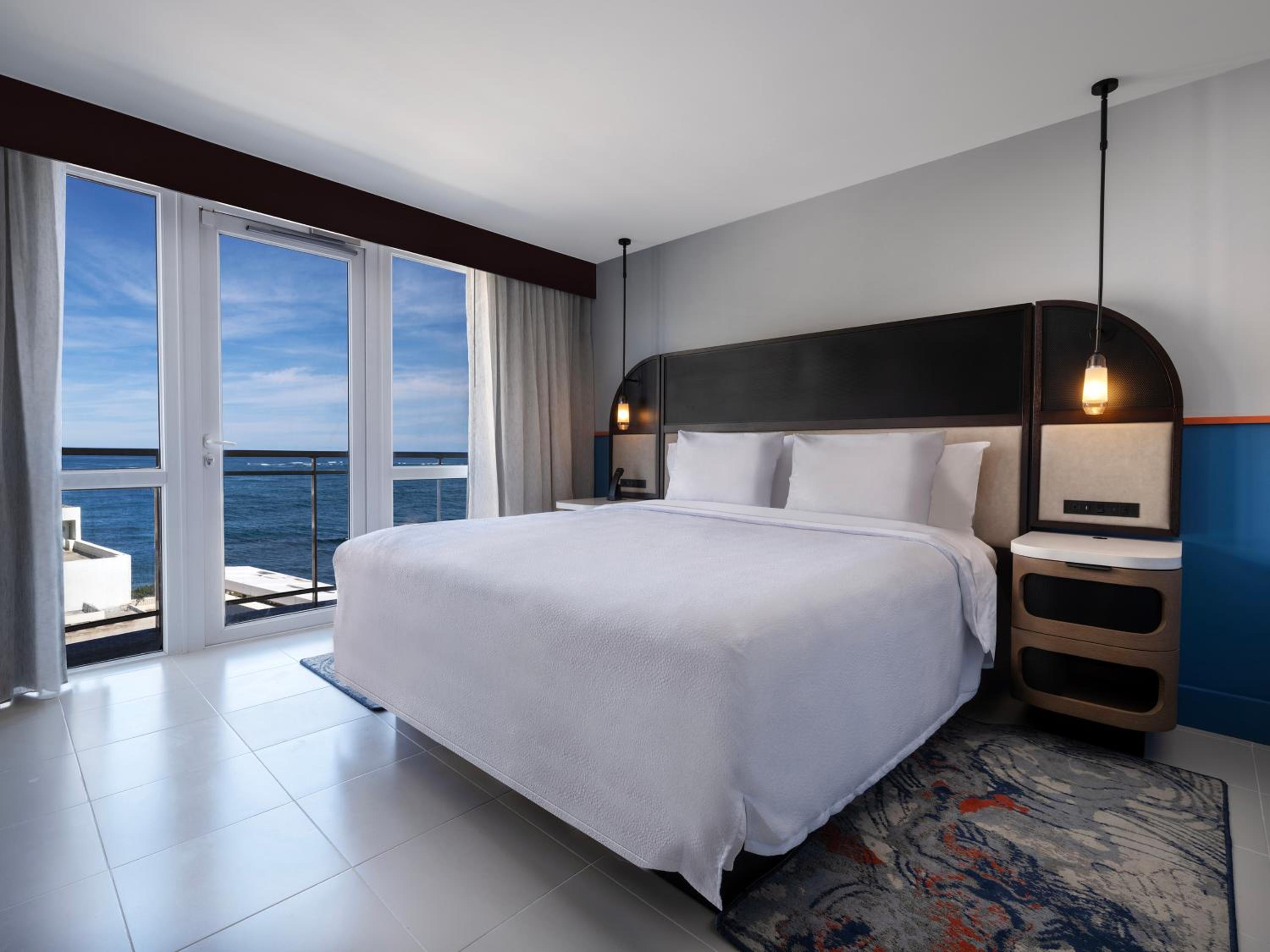 King Suite with Sofa Bed and Balcony - Photo 4